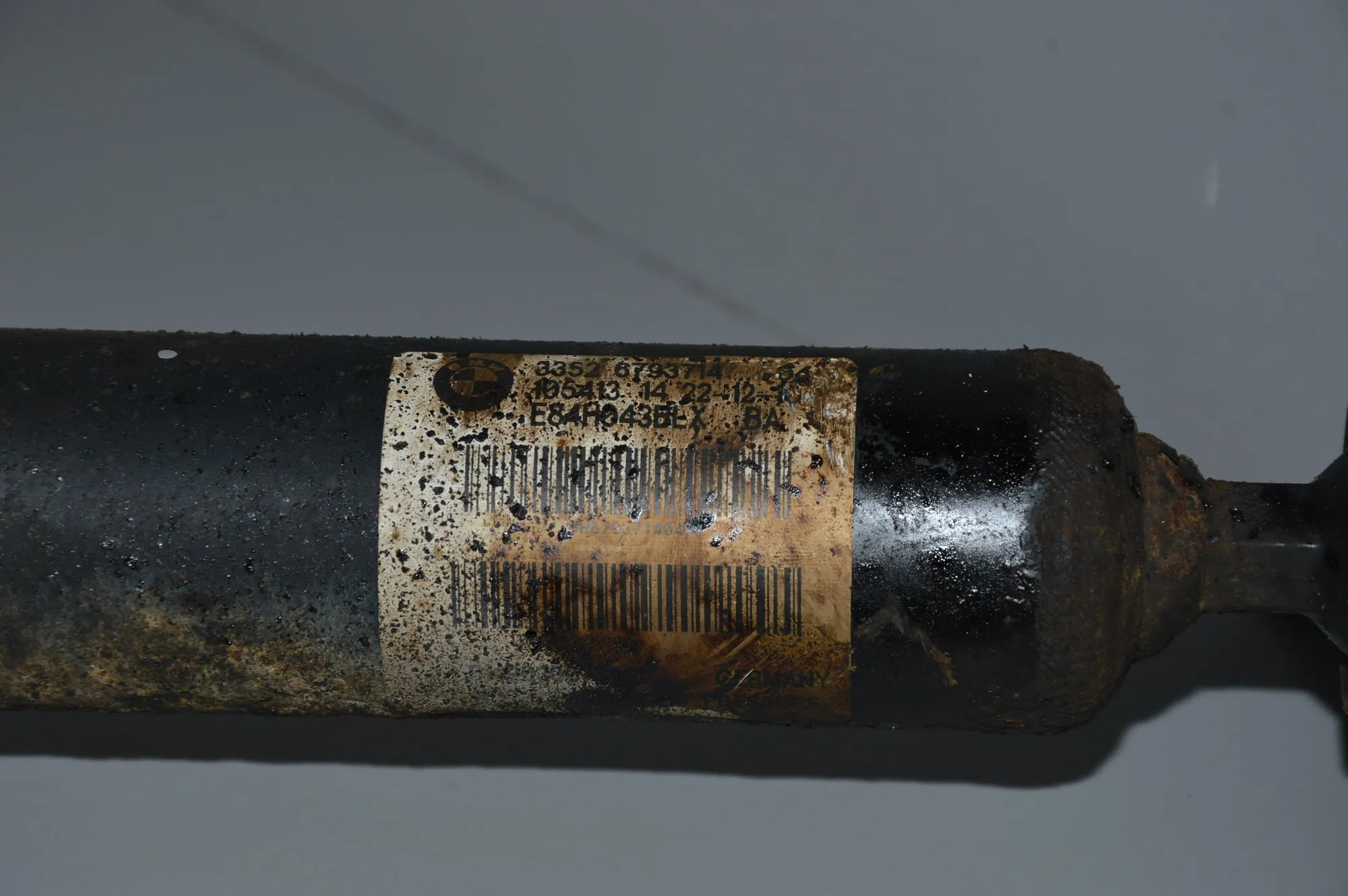 Rear Right Shock Absorber – OEM 33526793714 · BMW X1 (E84) xDrive 20 d 2010 – 2