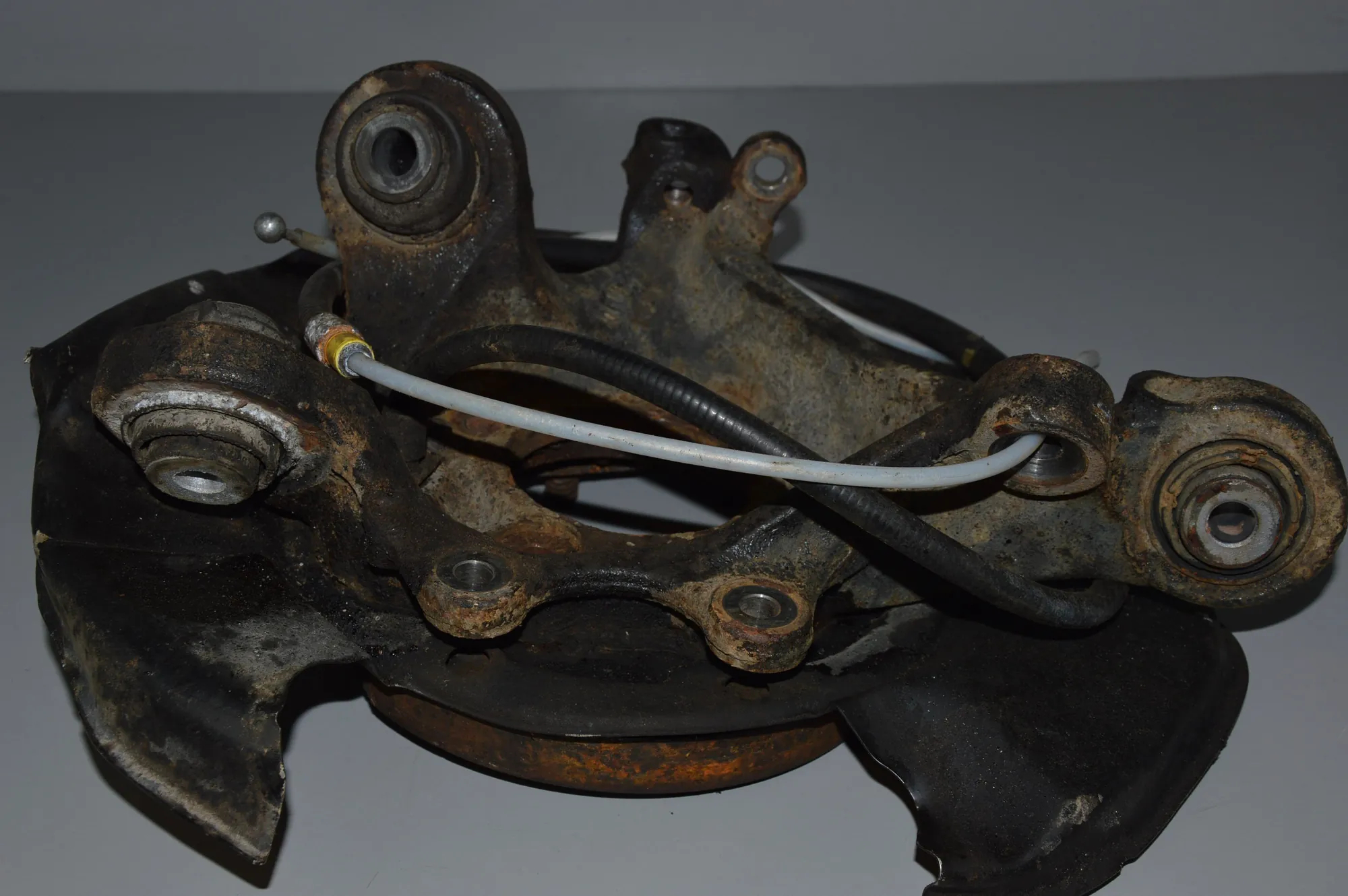 Rear Left Wheel Hub Spindle – OEM 6788049 · BMW X1 (E84) xDrive 20 d 2010