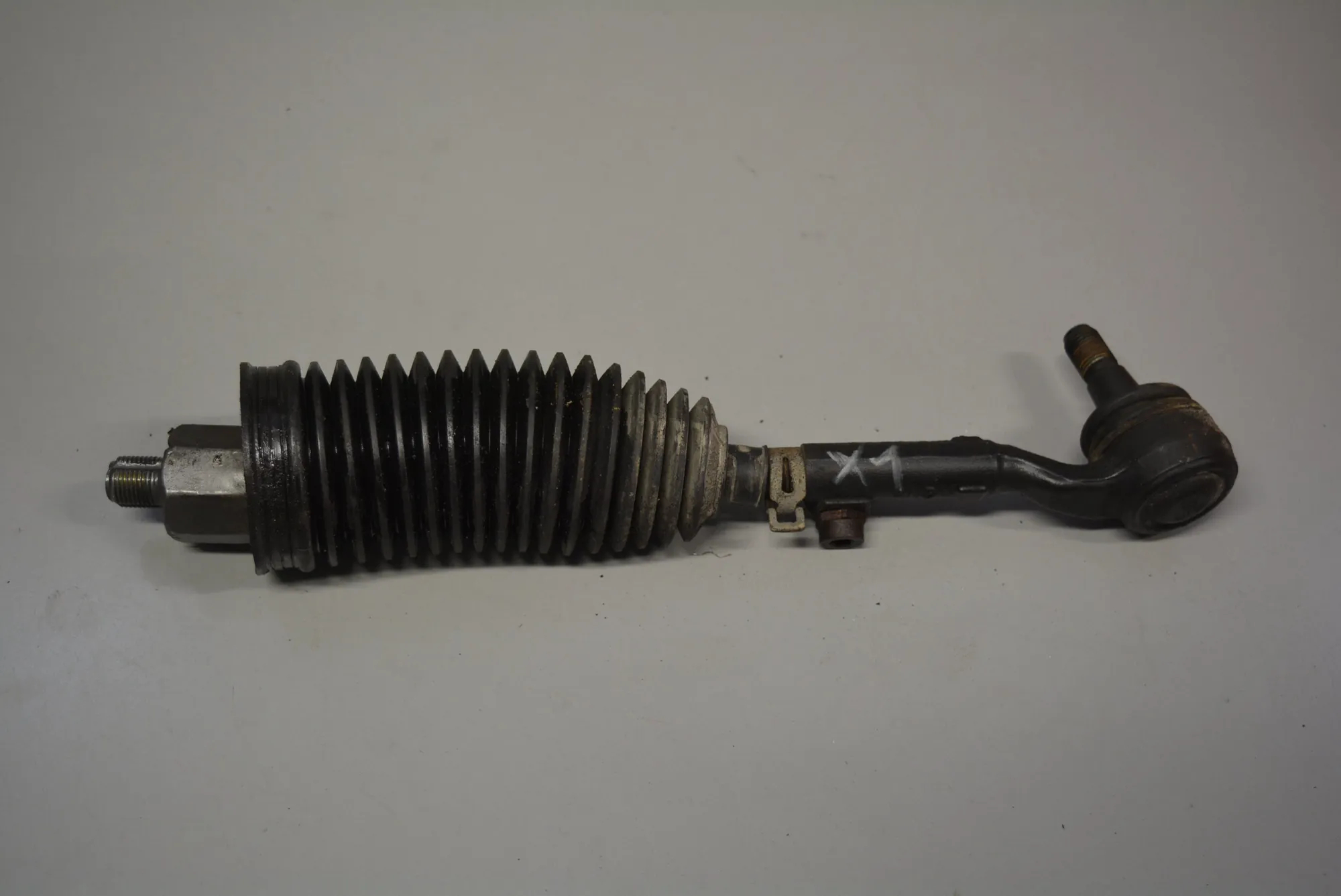 Left Side Steering Tie Rod · BMW X1 (E84) xDrive 20 d 2010