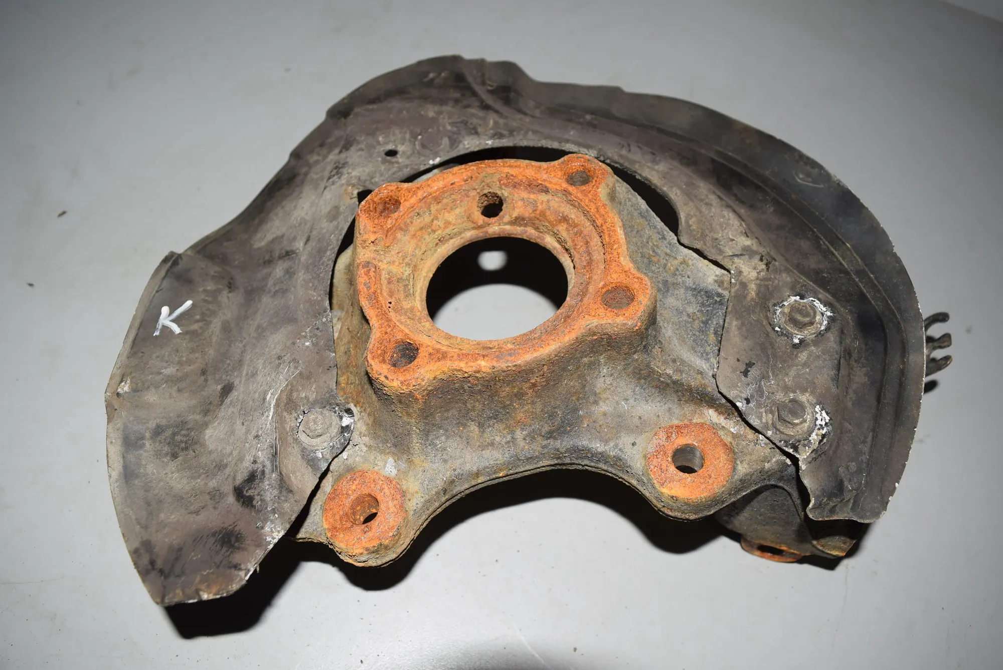 Front Left Wheel Hub · BMW X1 (E84) xDrive 20 d 2010 – 2