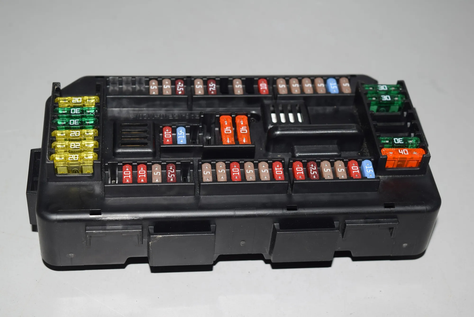 Fuse Box – OEM 9224879 · BMW 3 Touring (F31) 2012