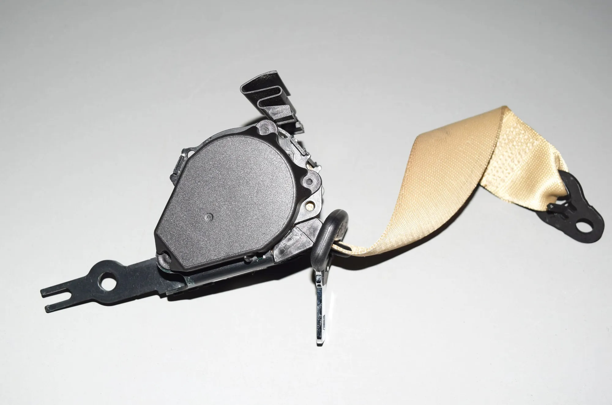Rear Left Seatbelt – OEM 7310159 · BMW 3 (F30, F80) 328 i 2011 – 2