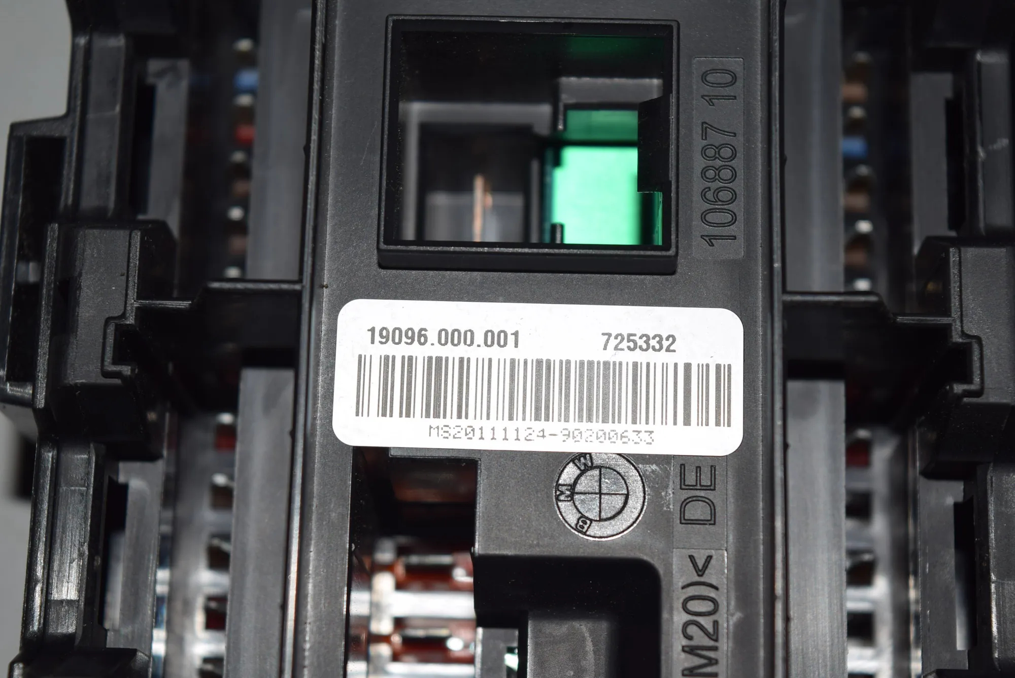 Fuse Box – OEM 922487903 · BMW 3 (F30, F80) 328 i 2011 – 4