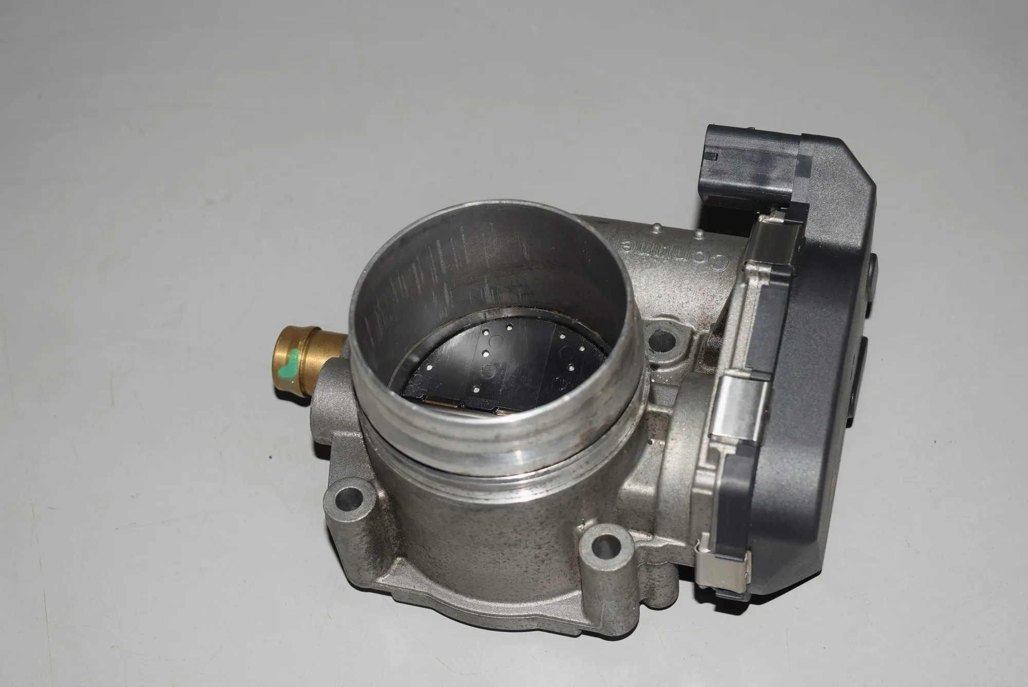 Throttle Body – OEM 7588625 · BMW 3 (F30, F80) 328 i 2011 – 4