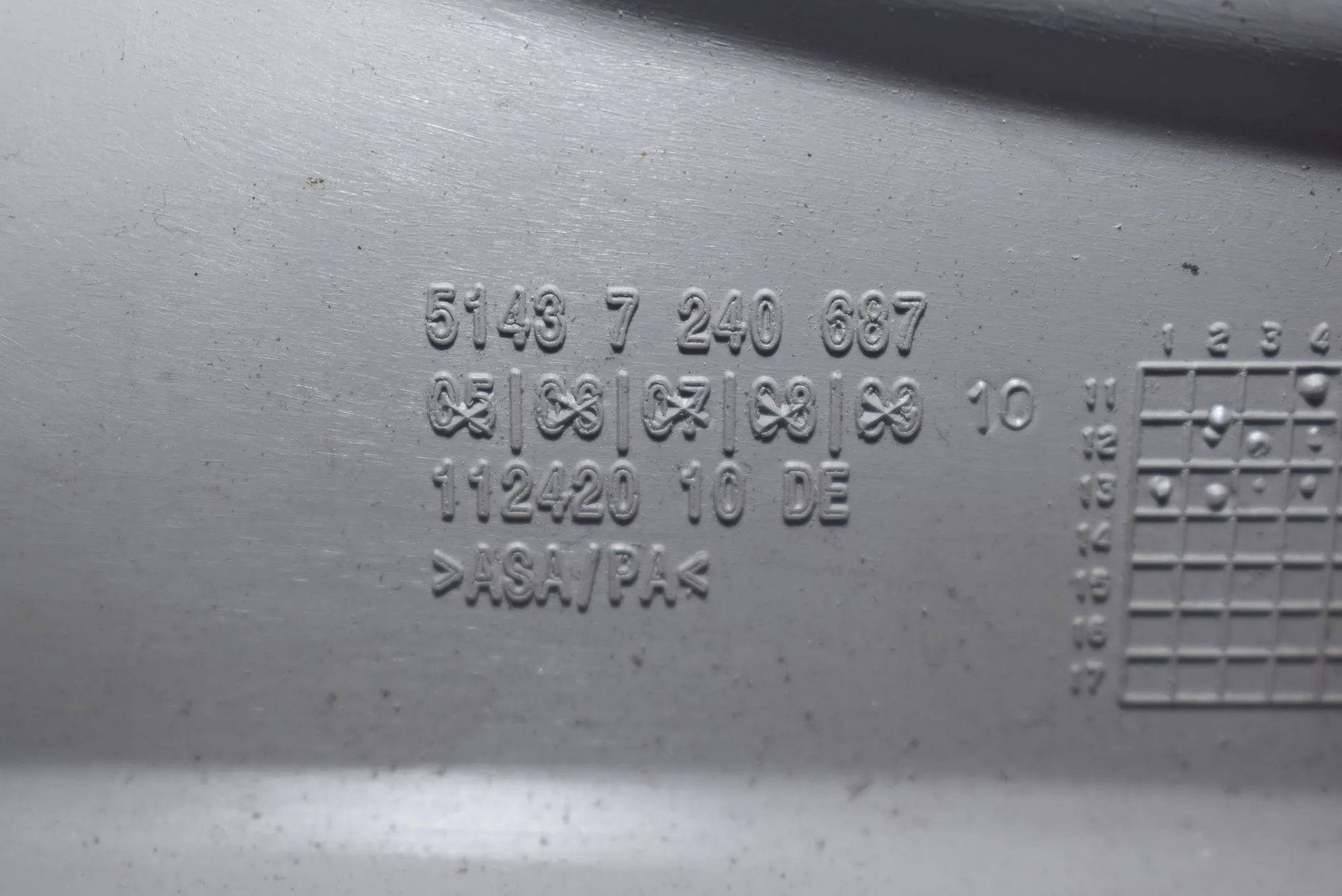 Other Trim Parts – OEM 7240687 · BMW 3 Touring (F31) 320 d 2013 – 9