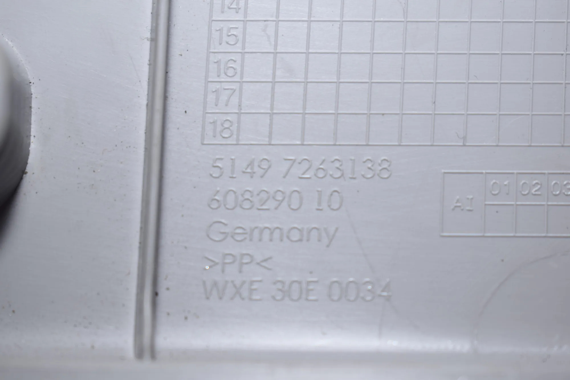 Other Trim Parts – OEM 7240687 · BMW 3 Touring (F31) 320 d 2013 – 10