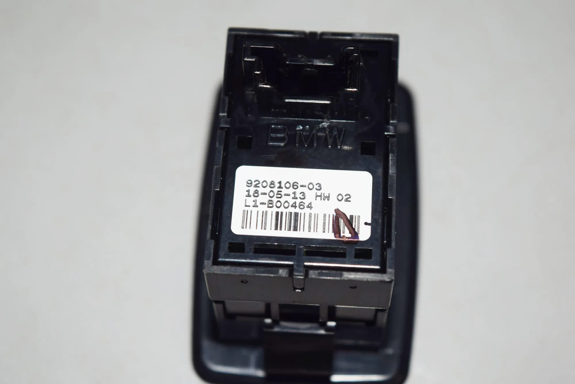 Rear Right Door Window Switch – OEM 9208106 · BMW 3 Touring (F31) 320 d 2013 – 3