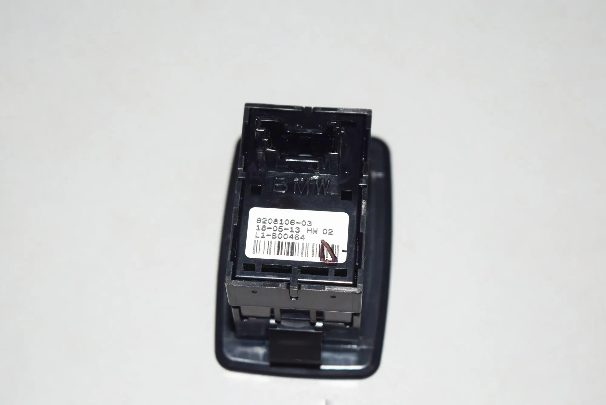 Rear Right Door Window Switch – OEM 9208106 · BMW 3 Touring (F31) 320 d 2013 – 2