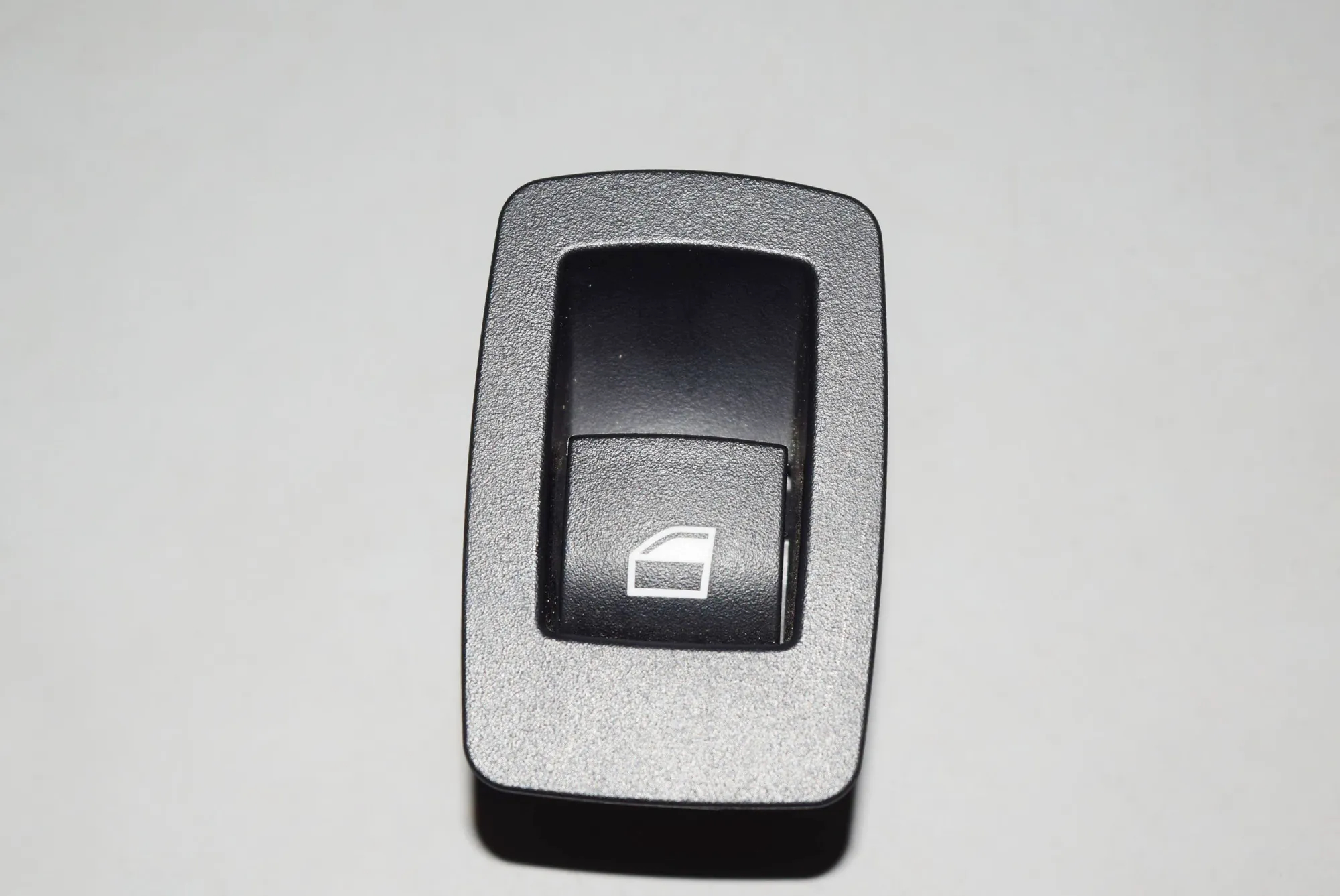 Rear Right Door Window Switch – OEM 9208106 · BMW 3 Touring (F31) 320 d 2013
