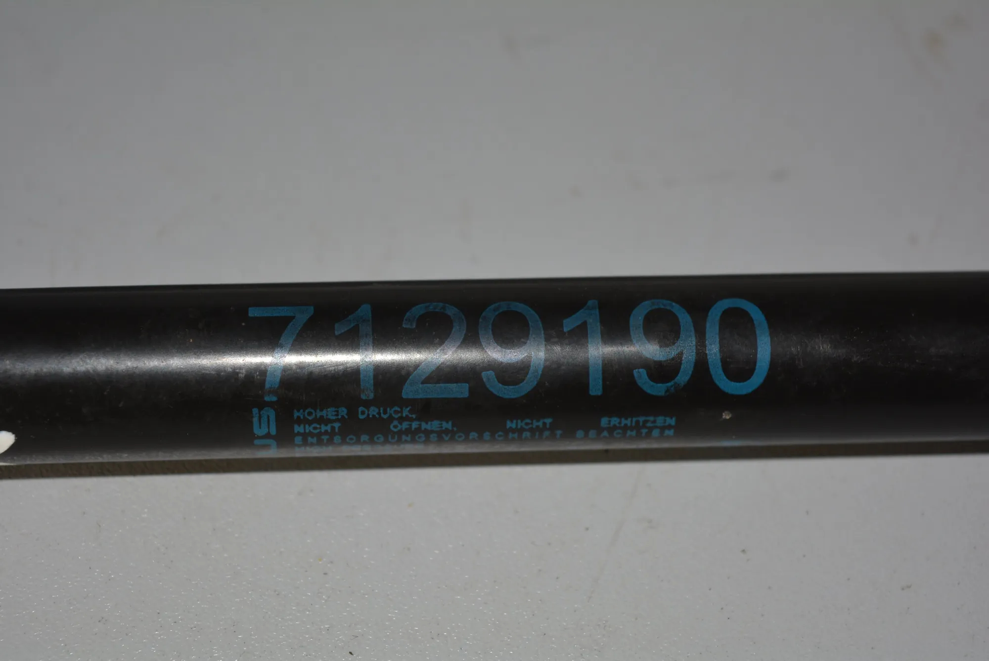 Front Left Bonnet Strut – OEM 7129190 · BMW 3 Touring (E91) 320 d 2012 – 2