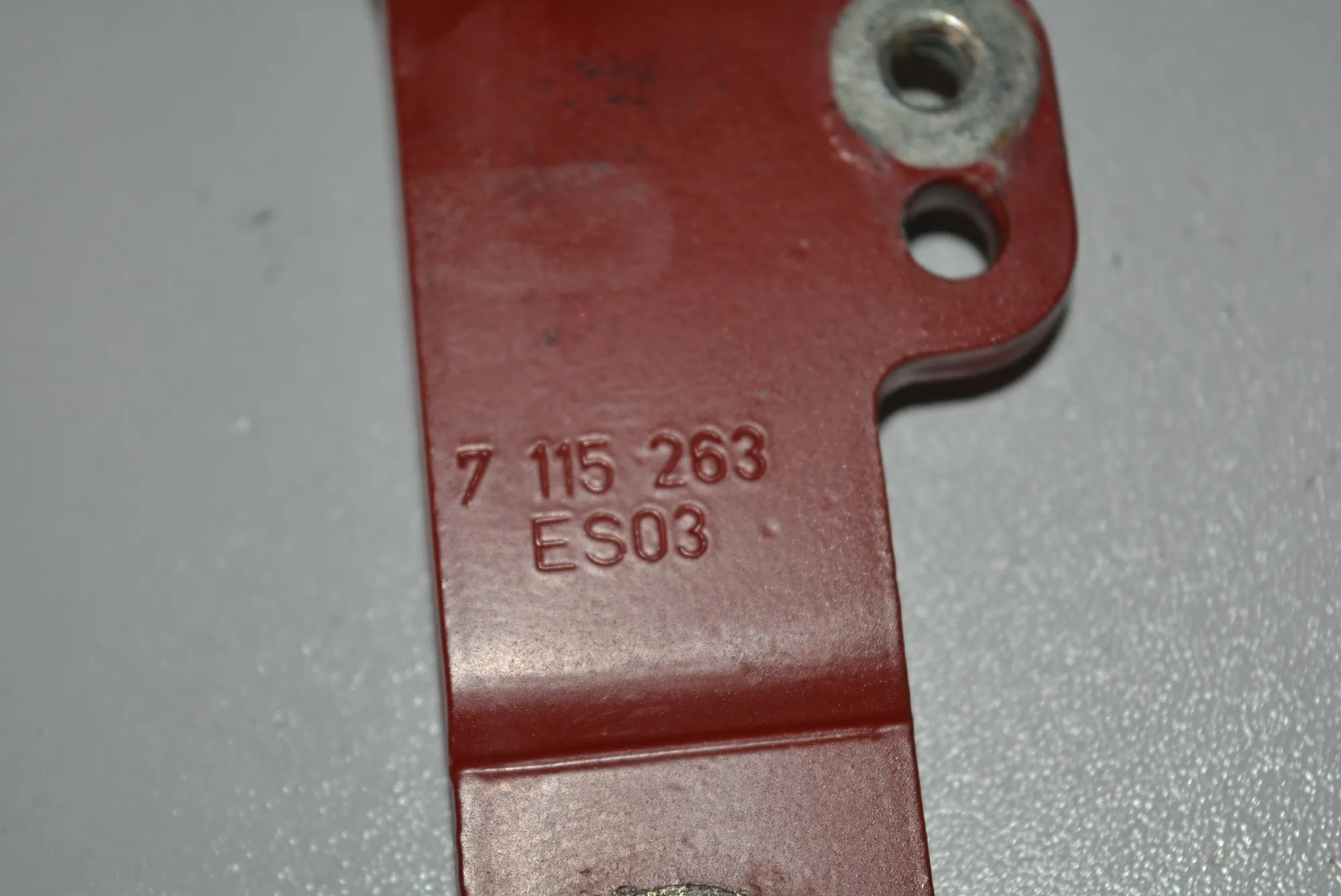 Front Left Bonnet Hinge – OEM 7115263 · BMW 3 Touring (E91) 320 d 2012 – 3