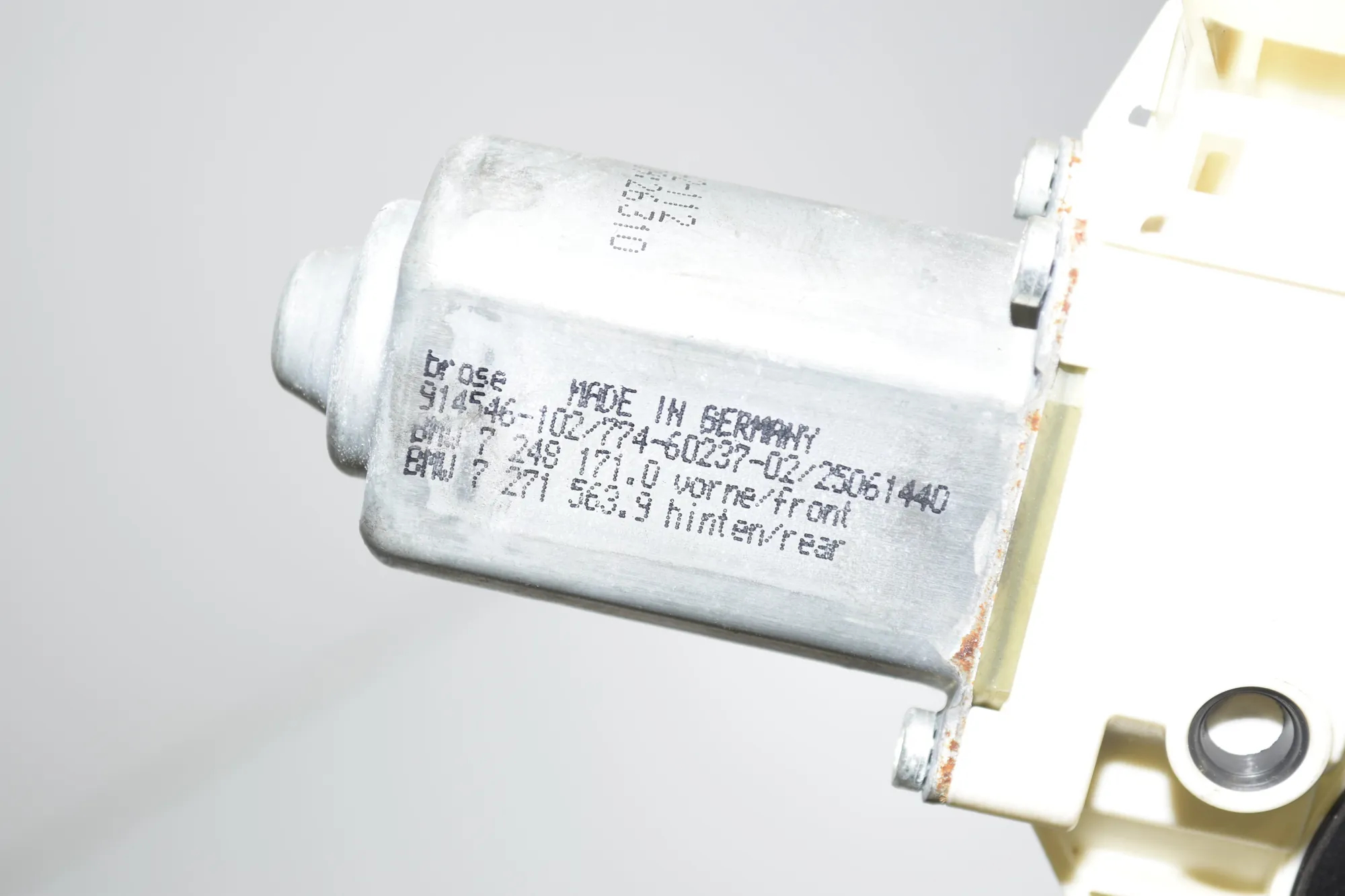 Rear Left Door Window Control Motor – OEM 7271563 · BMW 5 Touring (F11) 530 d xDrive 2011 – 5