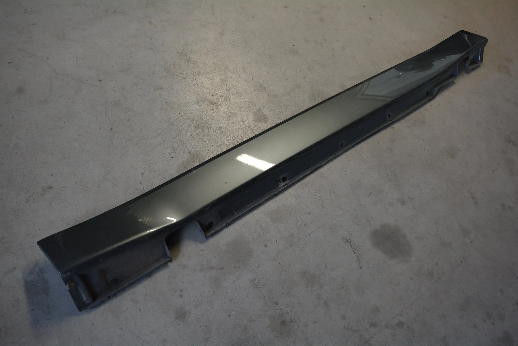 Left Side Plastic Sideskirt Cover – OEM 7038319 · BMW 7 (E65, E66, E67) BMW 7 (E65, E66, E67) 2002
