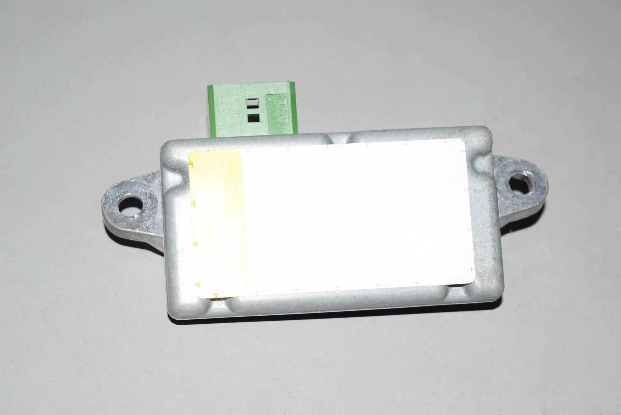 SRS Control Unit – OEM 6920477 · BMW 7 (E65, E66, E67) BMW 7 (E65, E66, E67) 735 i, Li 2002