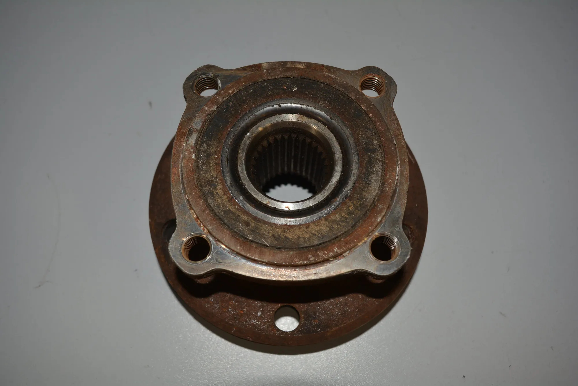 Rear Left Wheel Bearing · BMW 7 (E65, E66, E67) BMW 7 (E65, E66, E67) 735 i, Li 2002