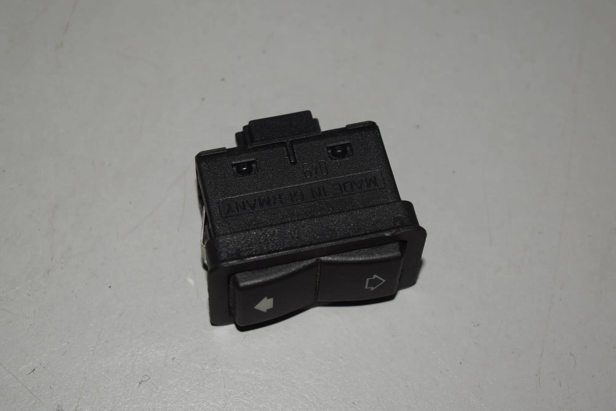 Rear Left Door Window Switch – OEM 8368974 · BMW 5 Touring (E39) 530 d 1999 – 2