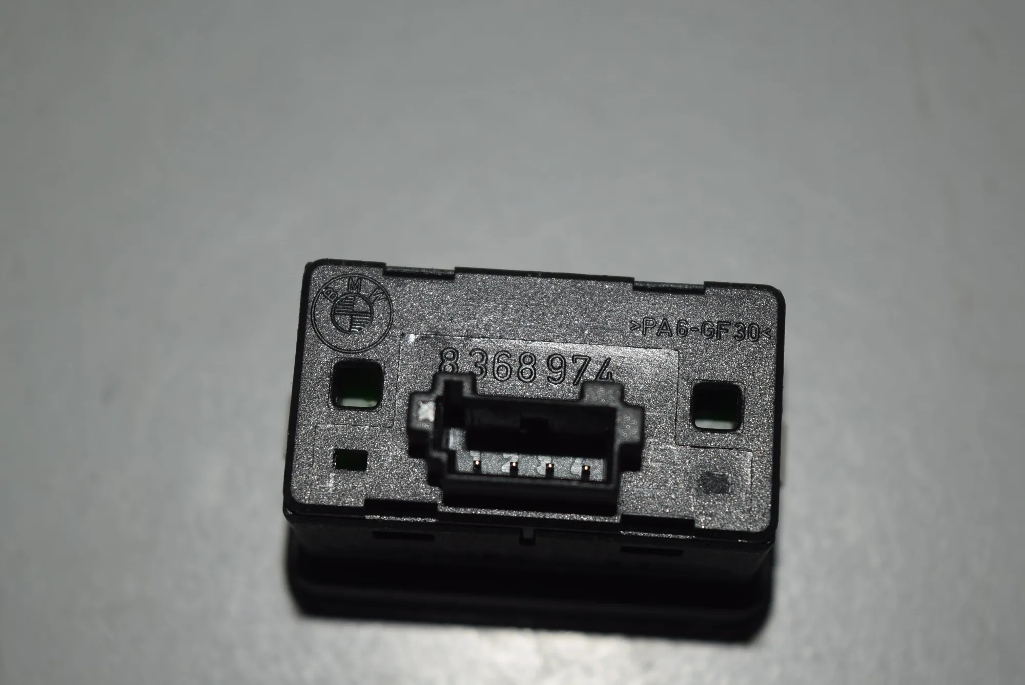 Rear Left Door Window Switch – OEM 8368974 · BMW 5 Touring (E39) 530 d 1999 – 5