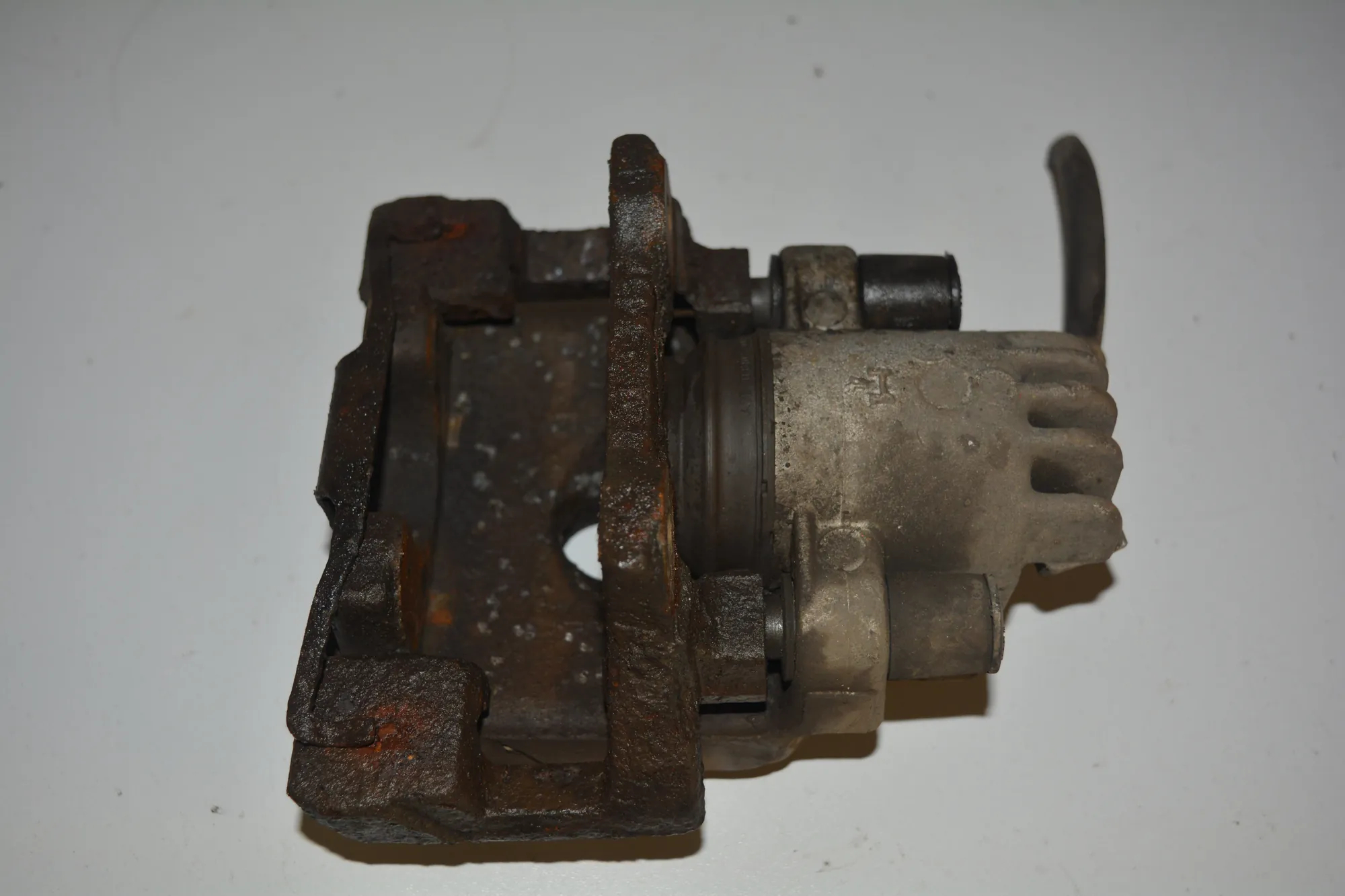 Rear Right Brake Caliper · BMW 5 Touring (E39) 525 d 2000 – 2