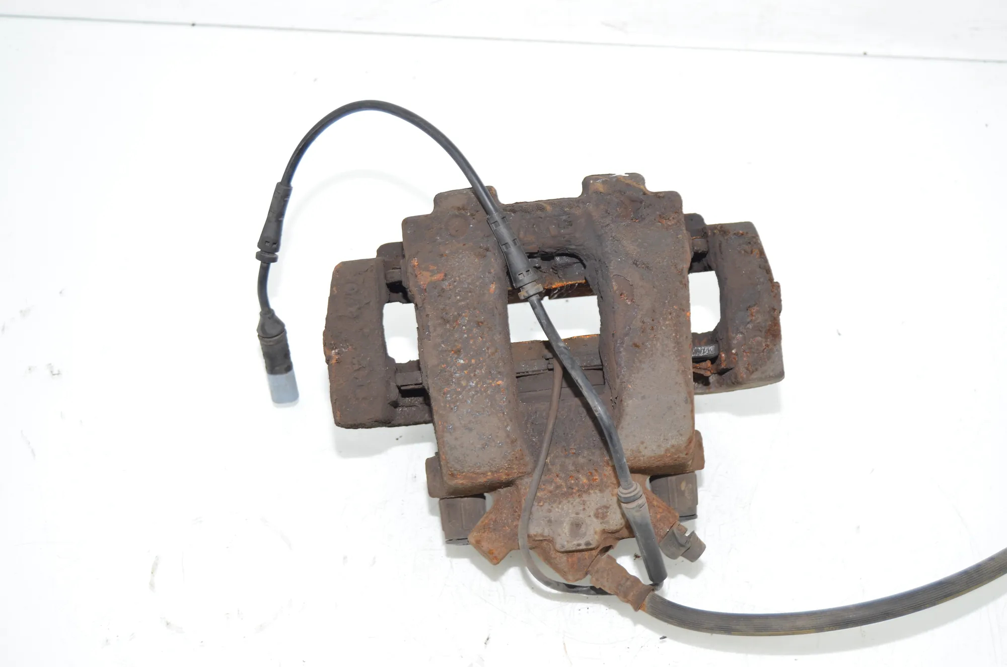 Front Left Brake Caliper – OEM 6850969 · BMW 3 Touring (F31) 330 d 2013 – 2