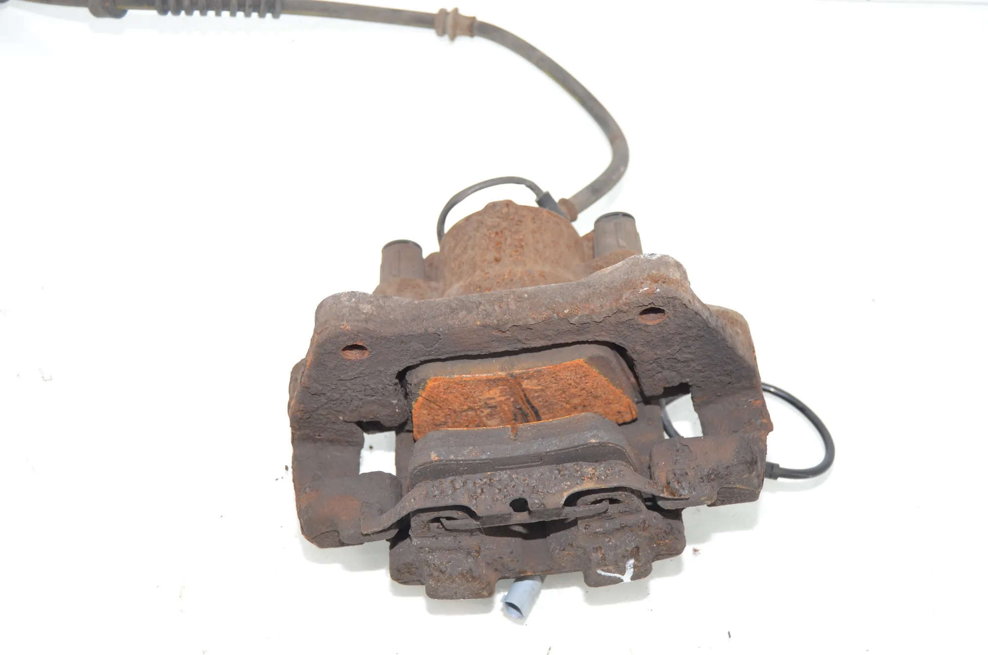 Front Left Brake Caliper – OEM 6850969 · BMW 3 Touring (F31) 330 d 2013 – 4