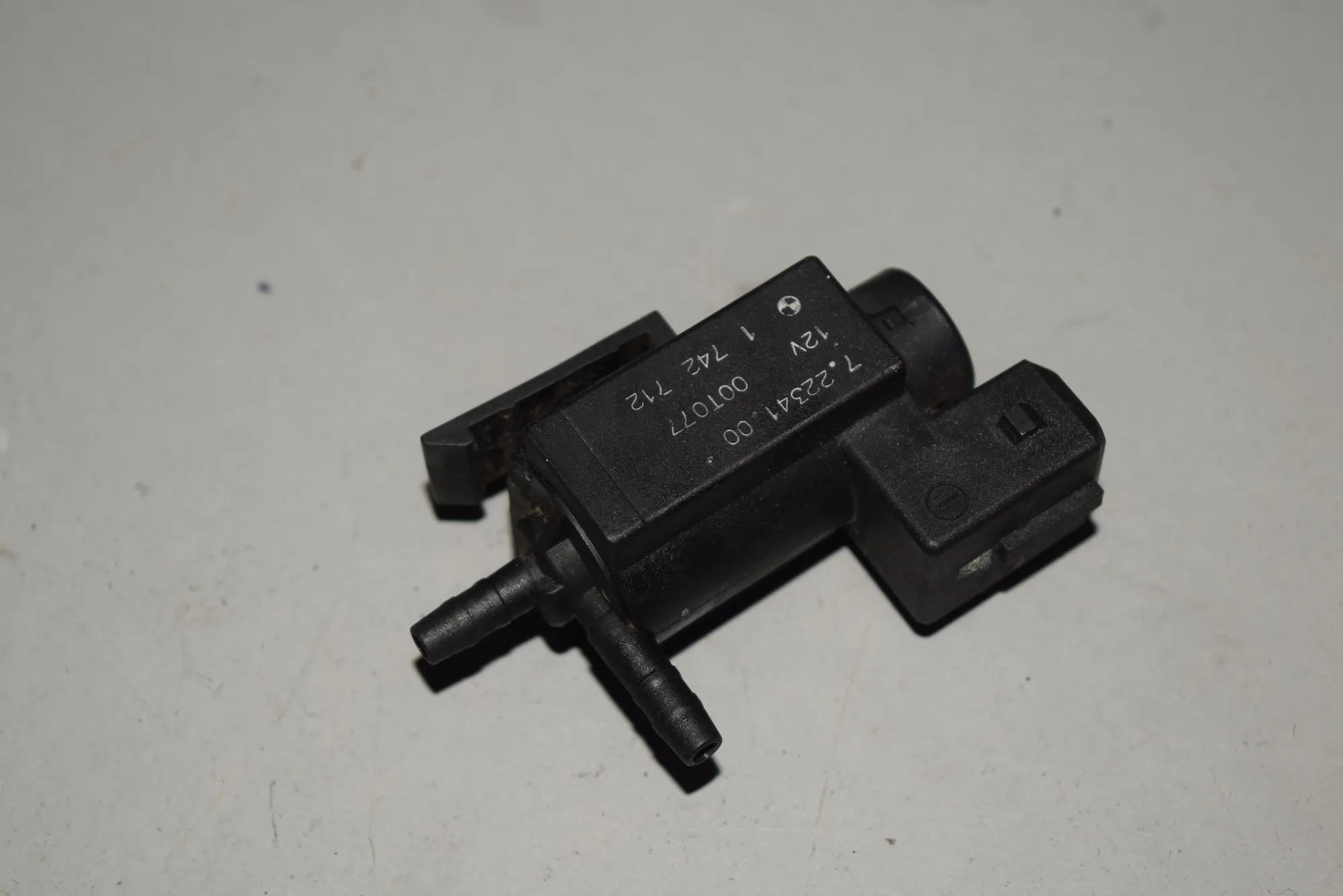 Solenoid Valve – OEM 1742712 · BMW 5 Touring (E39) 525 d 2000 – 2