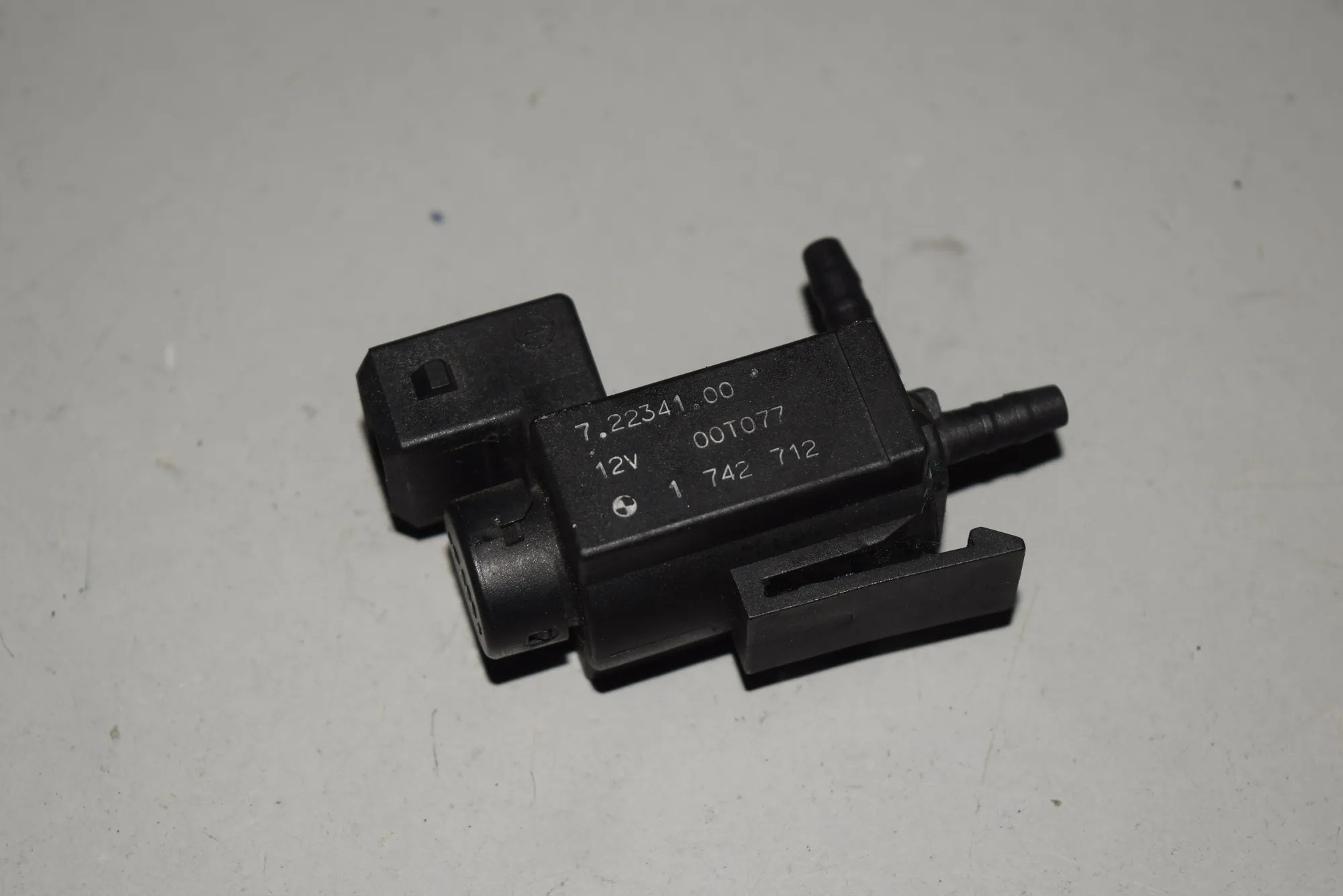 Solenoid Valve – OEM 1742712 · BMW 5 Touring (E39) 525 d 2000