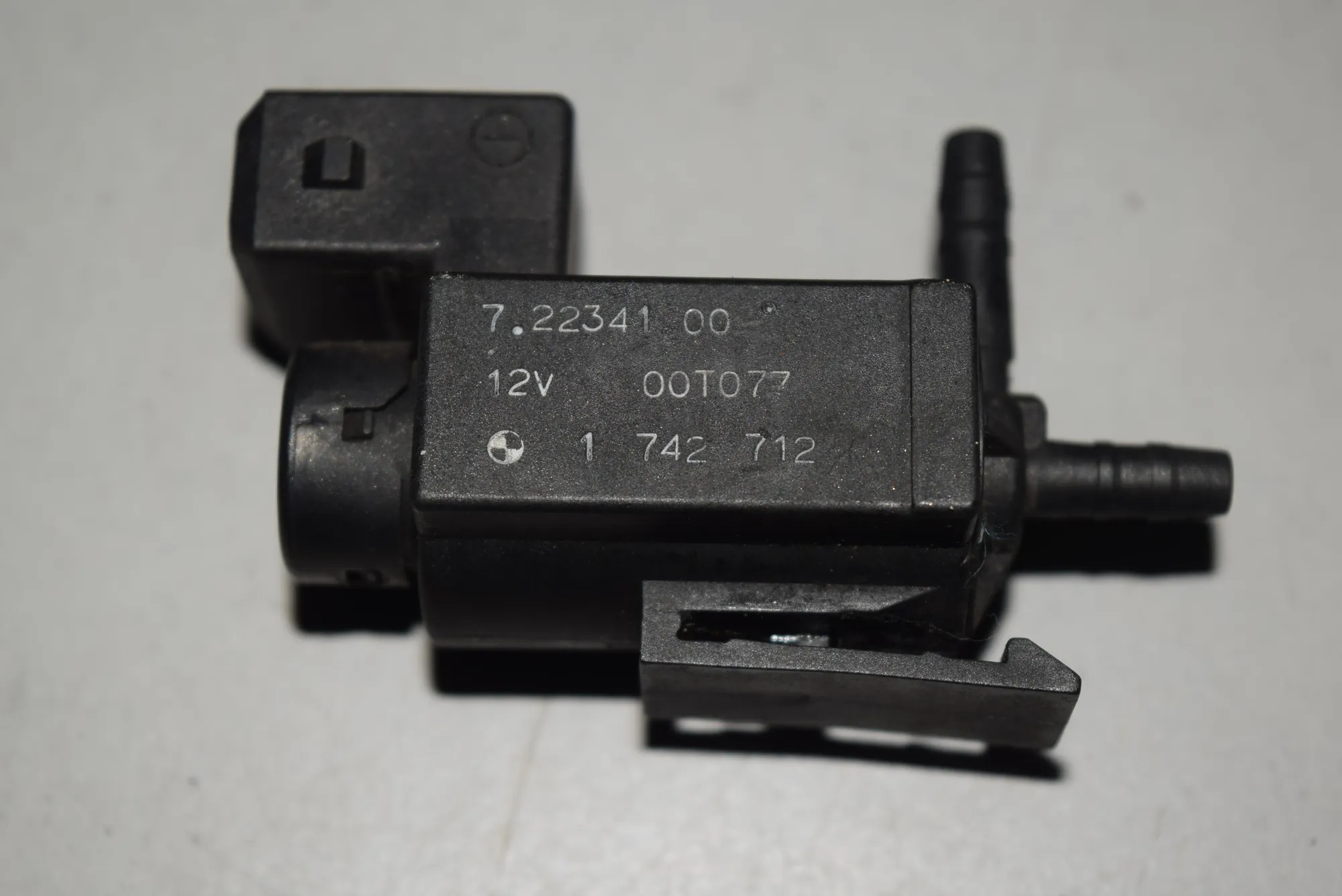 Solenoid Valve – OEM 1742712 · BMW 5 Touring (E39) 525 d 2000 – 3
