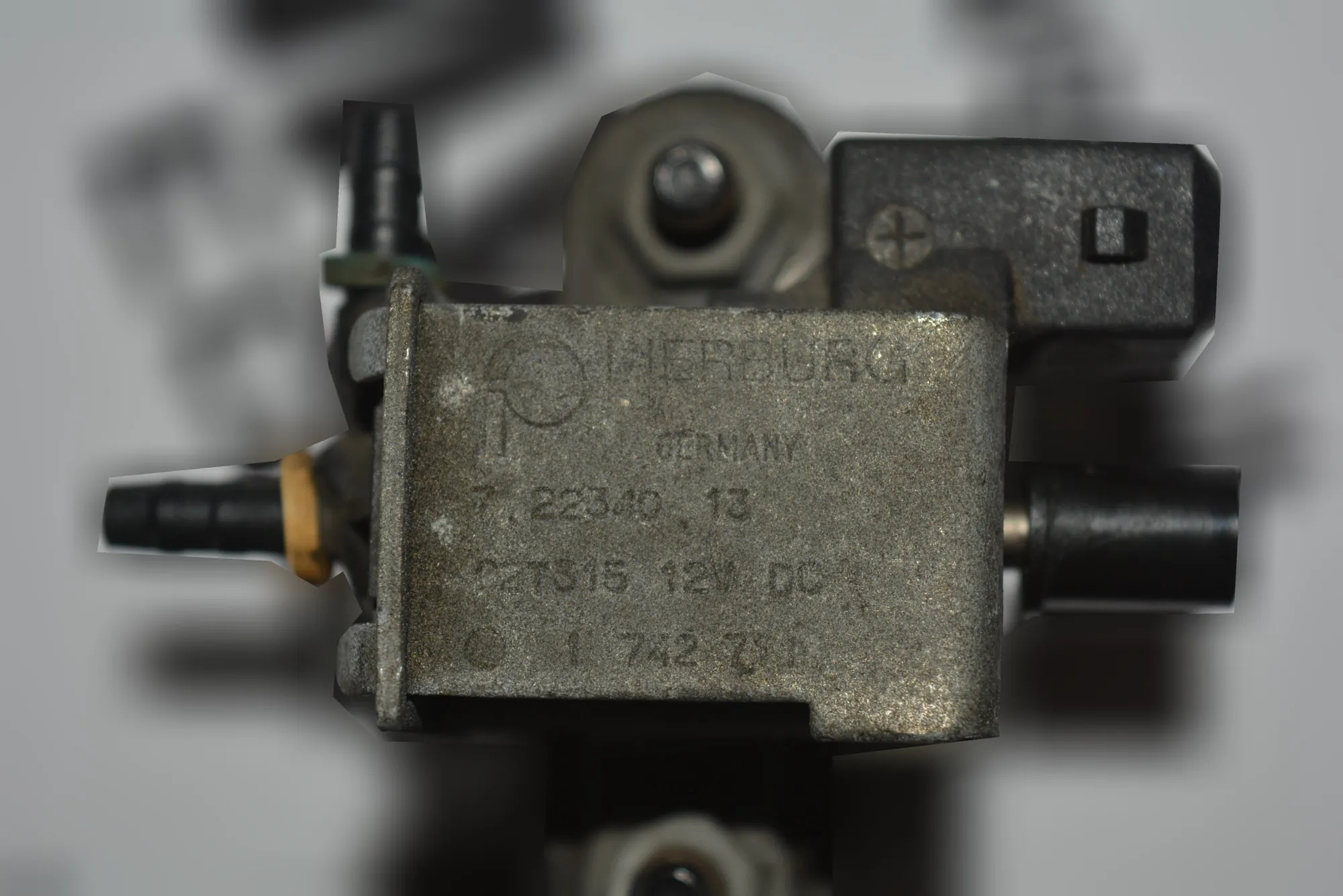 Solenoid Valve – OEM 1742711 · BMW X5 (E53) 4.6 is 2003 – 3