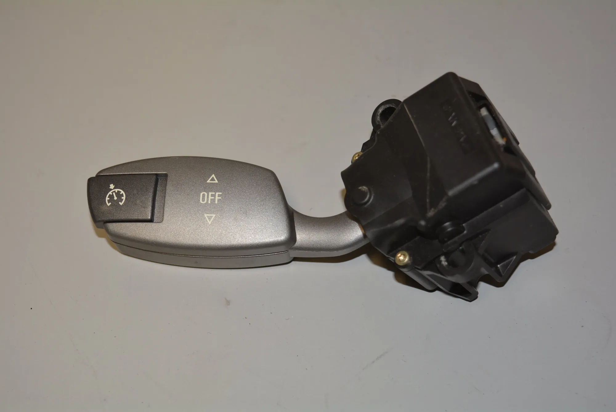 Other Interior Parts – OEM 6911521 · BMW 7 (E65, E66, E67) BMW 7 (E65, E66, E67) 2001