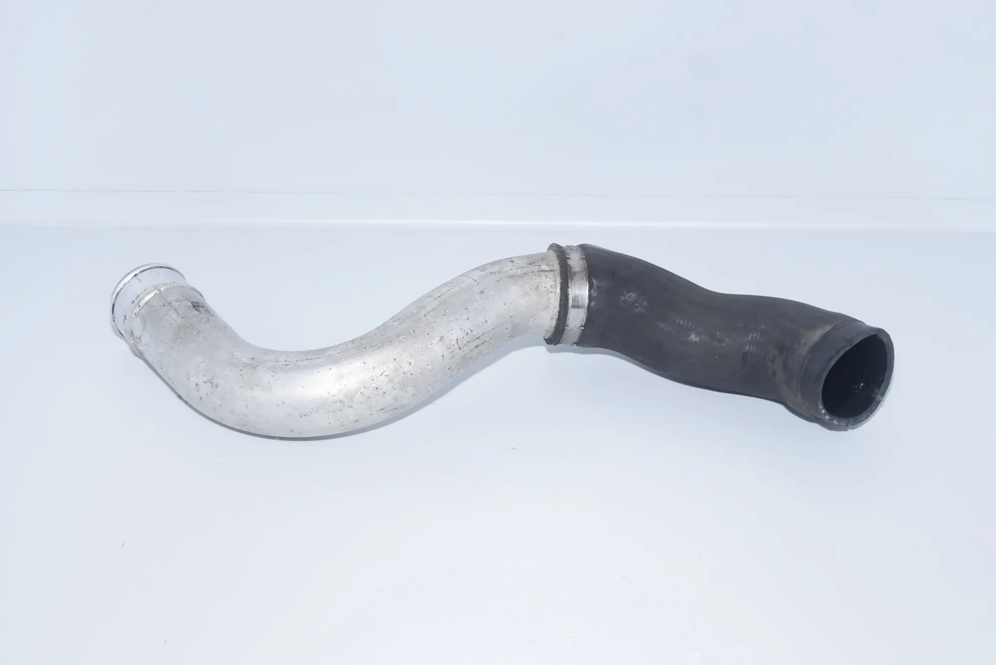 Right Side Intercooler Hose – OEM 2249669 · BMW 5 (E39) 530 d 2001 – 2