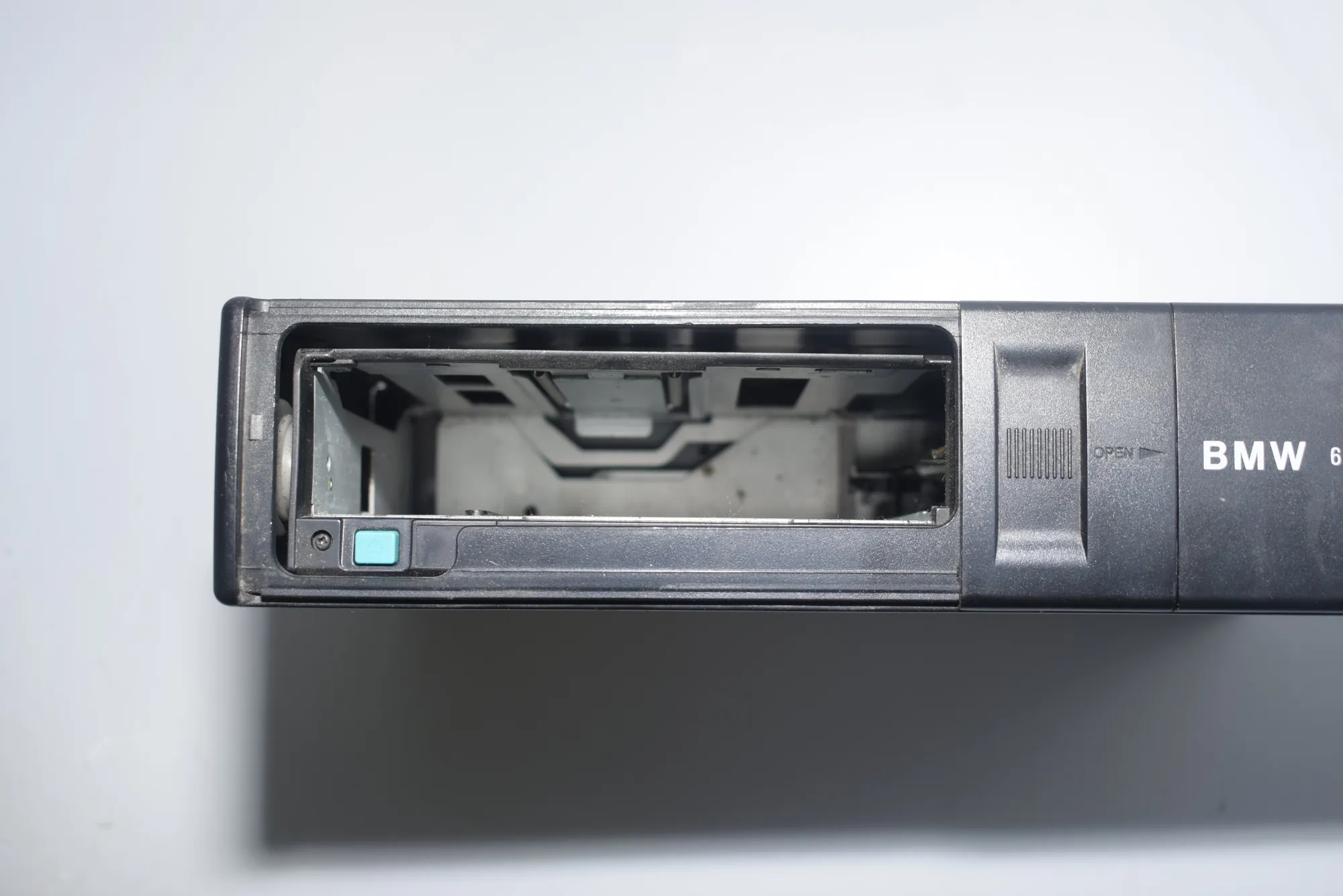 CD Changer – OEM 8361584 · BMW 5 (E39) 530 d 2001 – 3