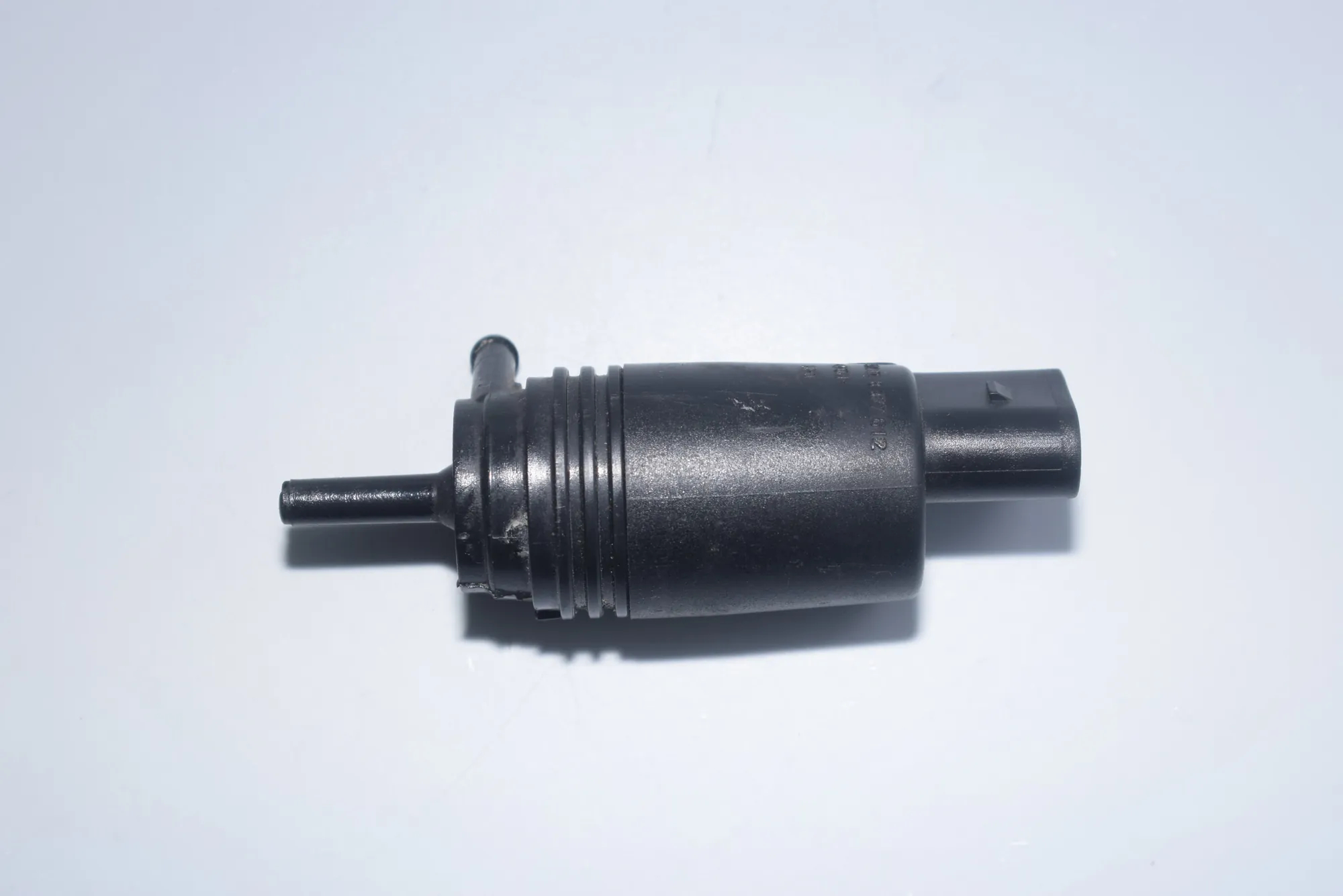 Washer Tank Motor – OEM 8377612 · BMW 5 (E39) 530 d 2001 – 2