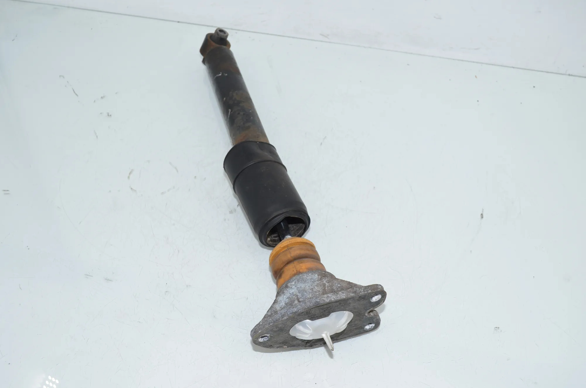 Rear Left Shock Absorber – OEM 6791589 · BMW 3 Touring (F31) 330 d 2013 – 2