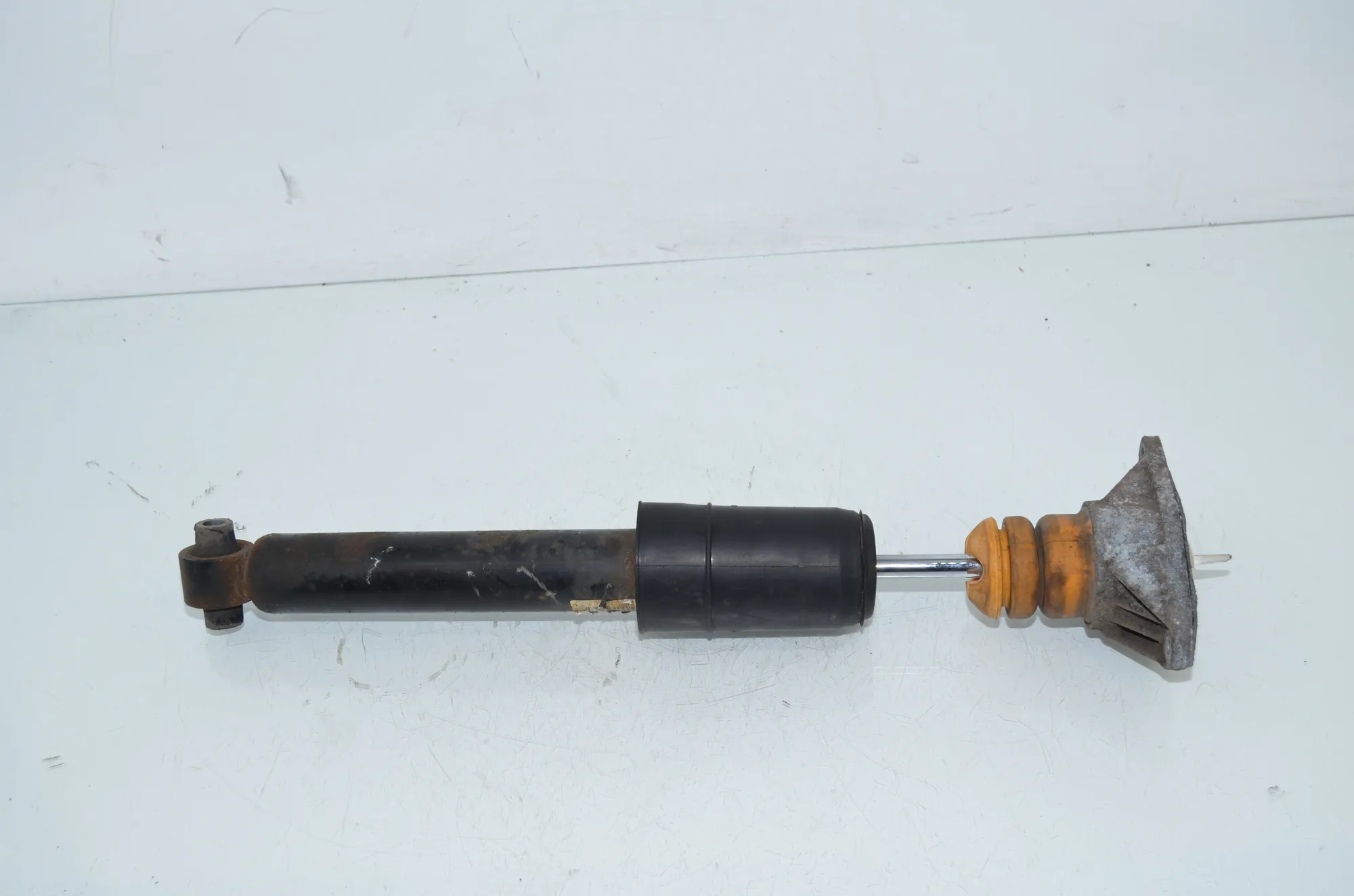 Rear Left Shock Absorber – OEM 6791589 · BMW 3 Touring (F31) 330 d 2013