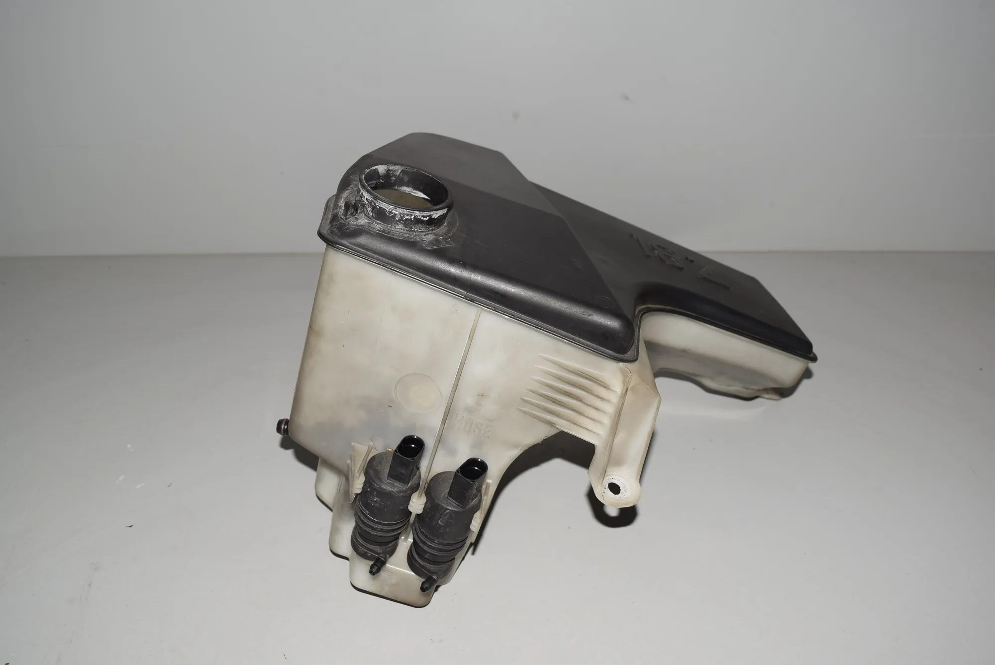 Window Washer Tank – OEM 8252738 · BMW X5 (E53) 3.0 d 2004 – 2