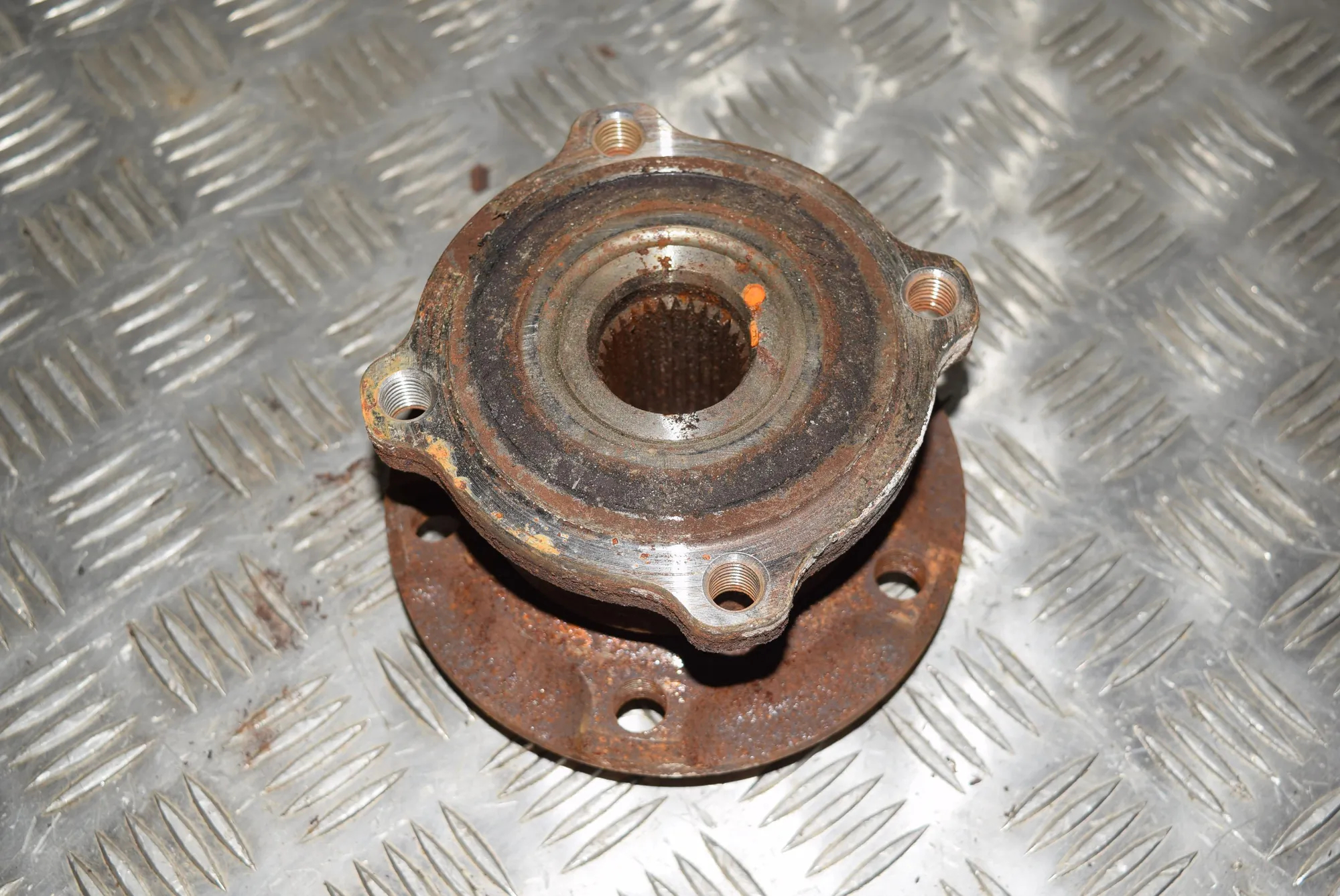 Rear Left Wheel Bearing · BMW X5 (E70) BMW X5 (E70) xDrive 40 d 2011 – 2
