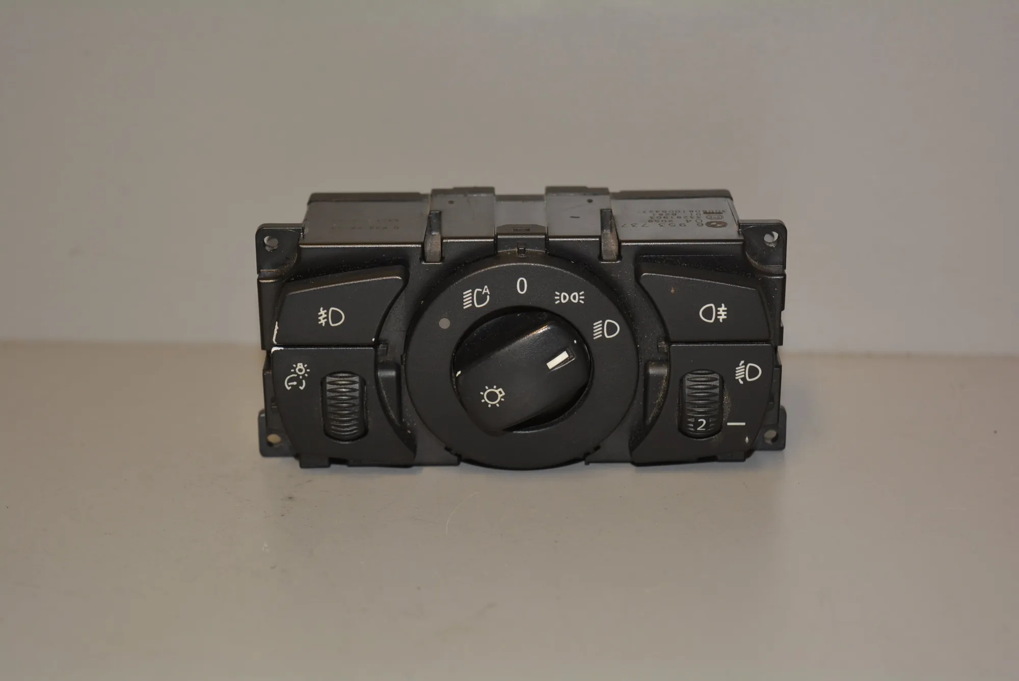 Headlight Switch Control Unit – OEM 6953737 · BMW 5 (E60) BMW 5 (E60) 2005