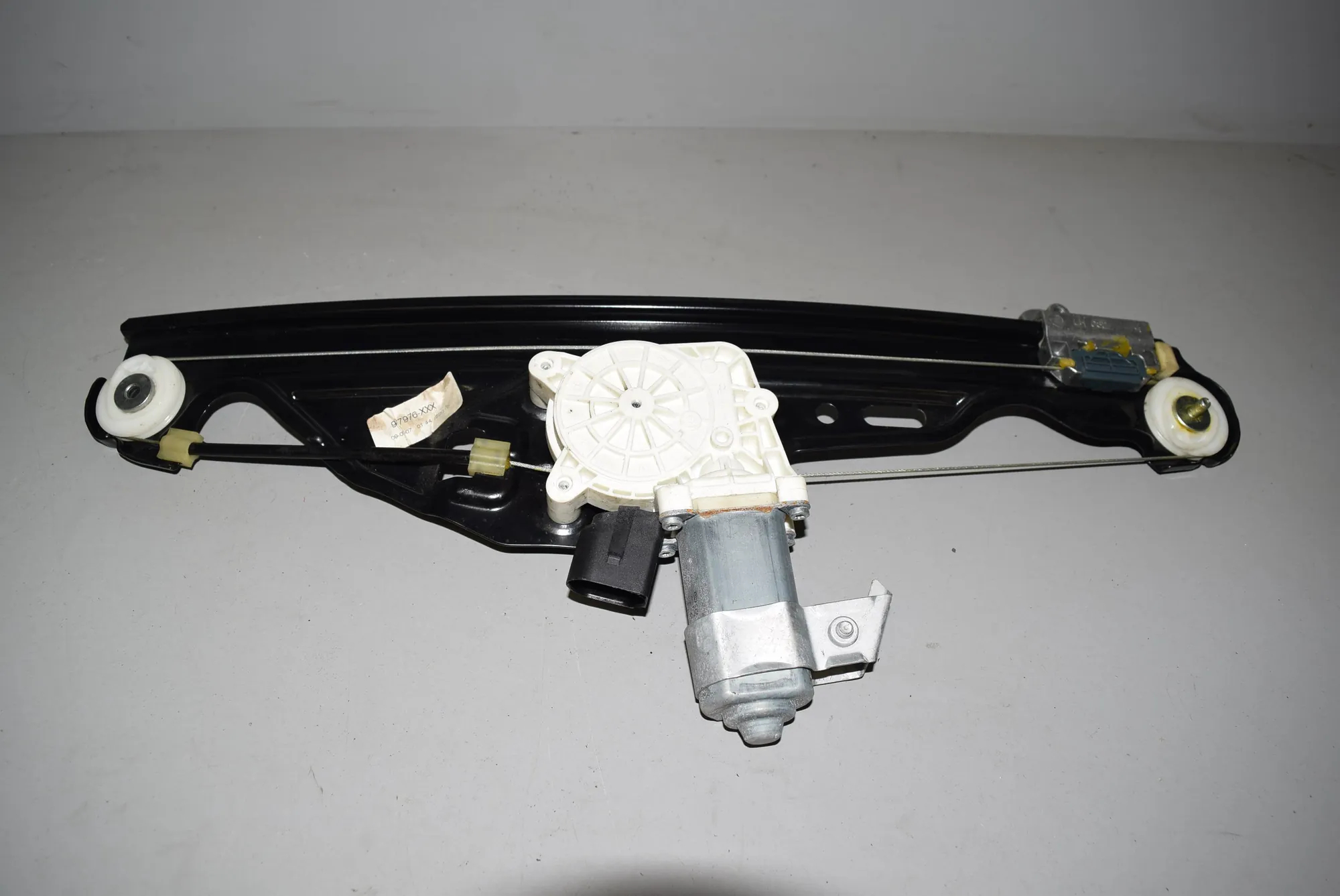 Rear Left Door Window Regulator – OEM 71847437184745 · BMW BMW 5 (E60) 2007 – 3
