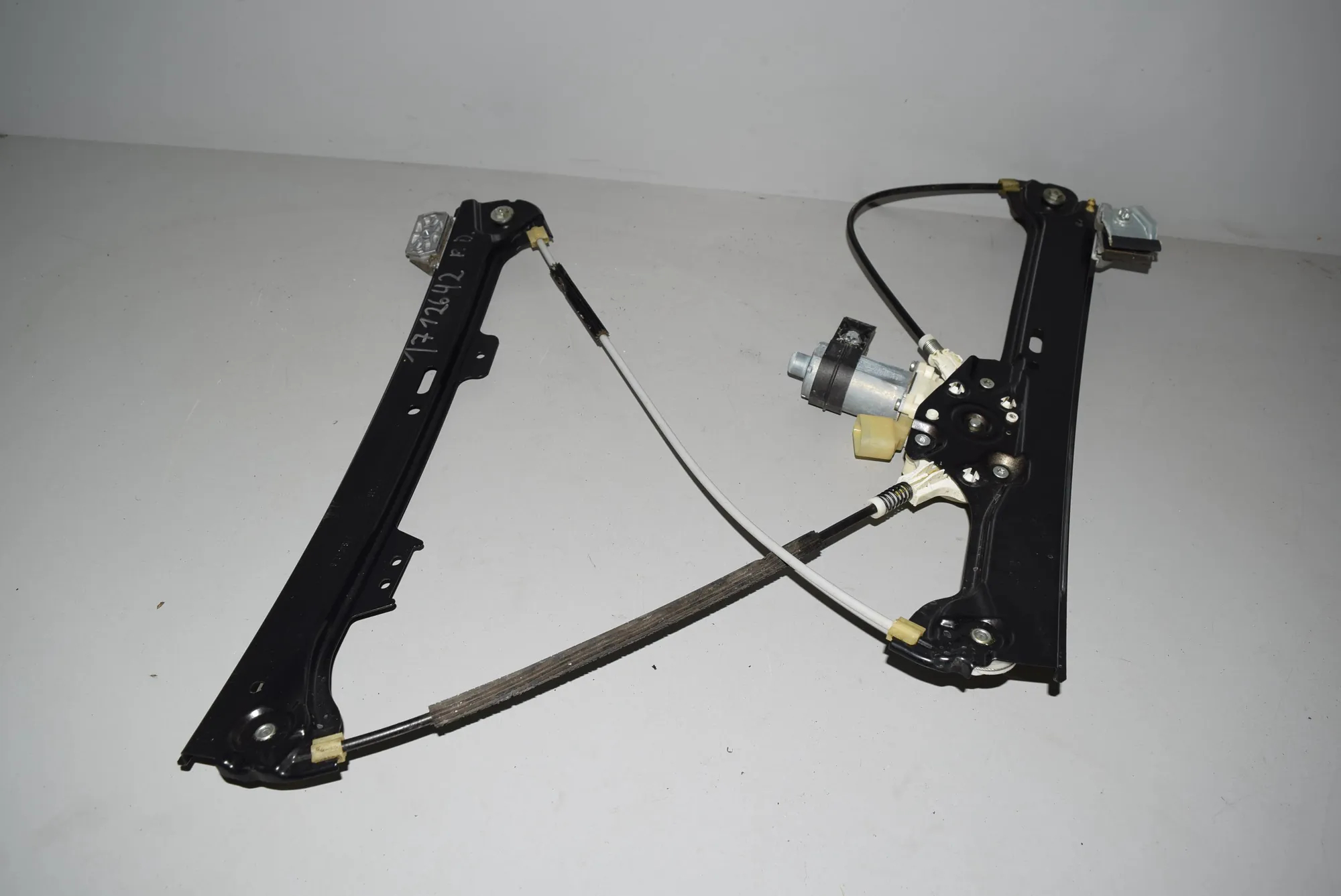 Front Right Door Window Regulator – OEM 71843847184742 · BMW BMW 5 (E60) 2007