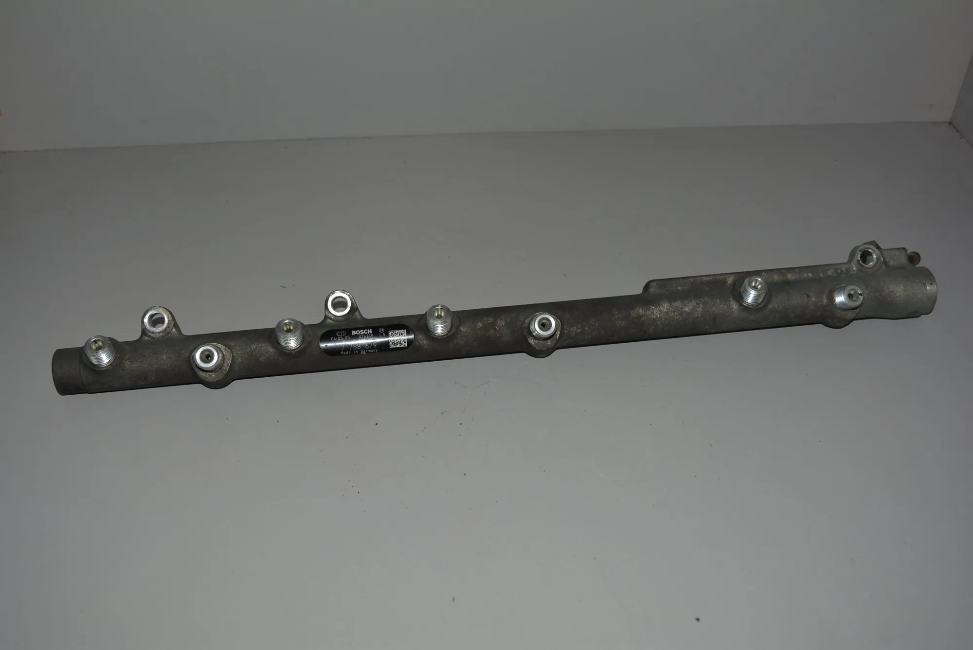 Fuel Rail – OEM 7788679 · BMW 5 (E60) BMW 5 (E60) 2004