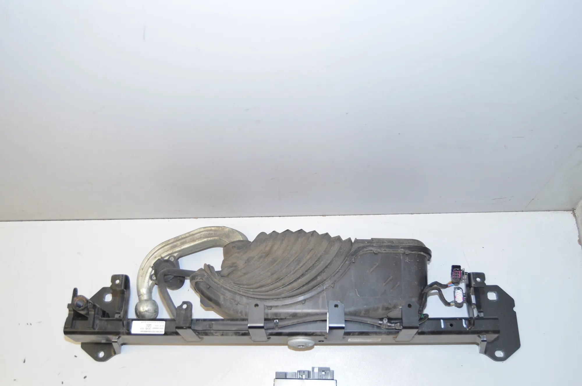 Towbar Kit – OEM 5A056C9 · BMW iX3 (G08) BMW iX3 (G08) Electric (286 HP) 2023 – 2