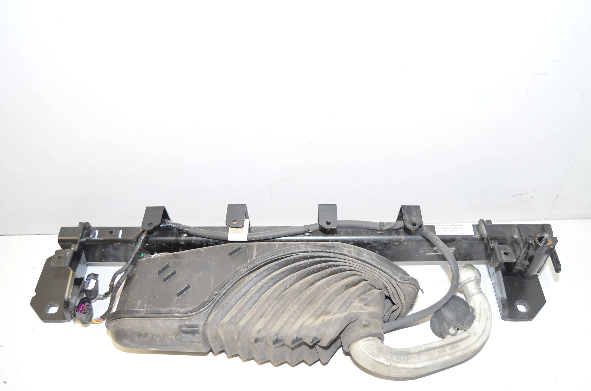 Towbar Kit – OEM 5A056C9 · BMW iX3 (G08) BMW iX3 (G08) Electric (286 HP) 2023 – 14