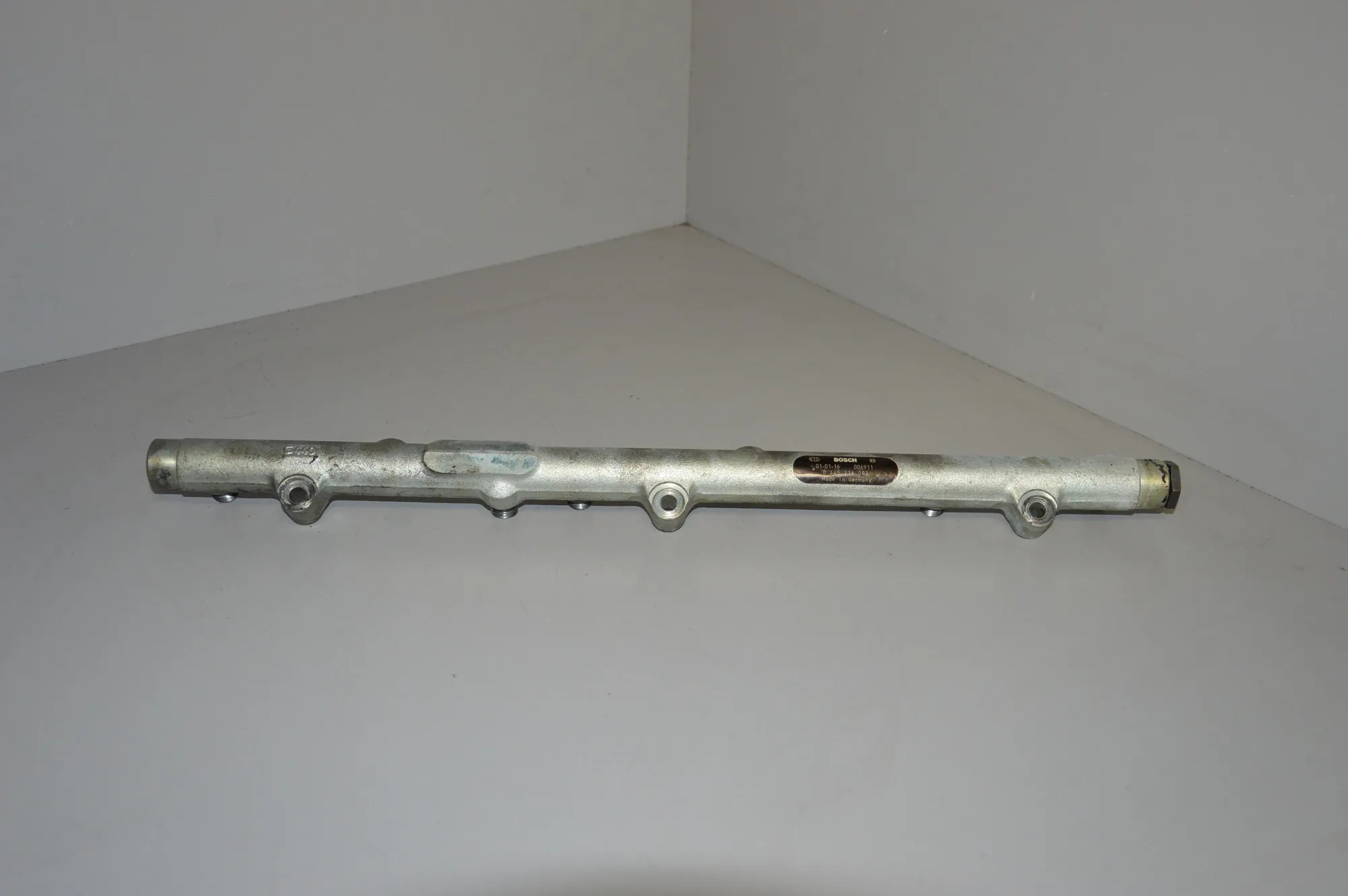 Fuel Rail – OEM BOSCH0445216002 · BMW 5 Touring (E39) 530 d 2001 – 2