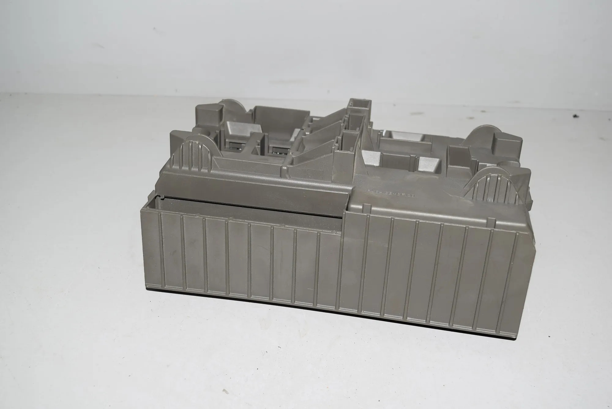 Fuse Box – OEM 612265415189670106976384 · BMW X5 (E70) BMW X5 (E70) xDrive 40 d 2011