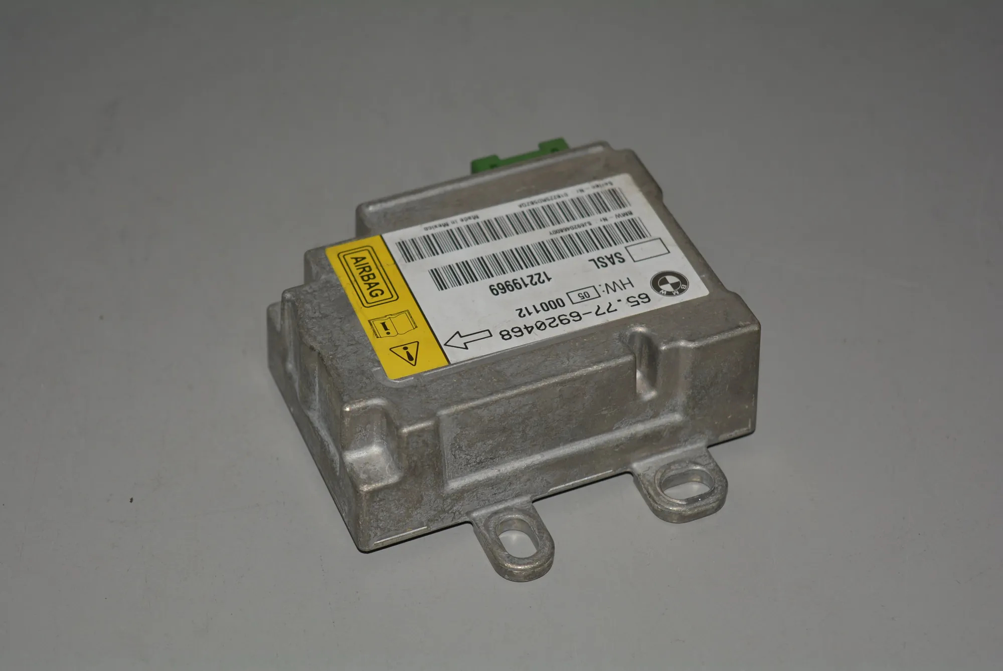 SRS Control Unit – OEM 6920468 · BMW 7 (E65, E66, E67) BMW 7 (E65, E66, E67) 2001
