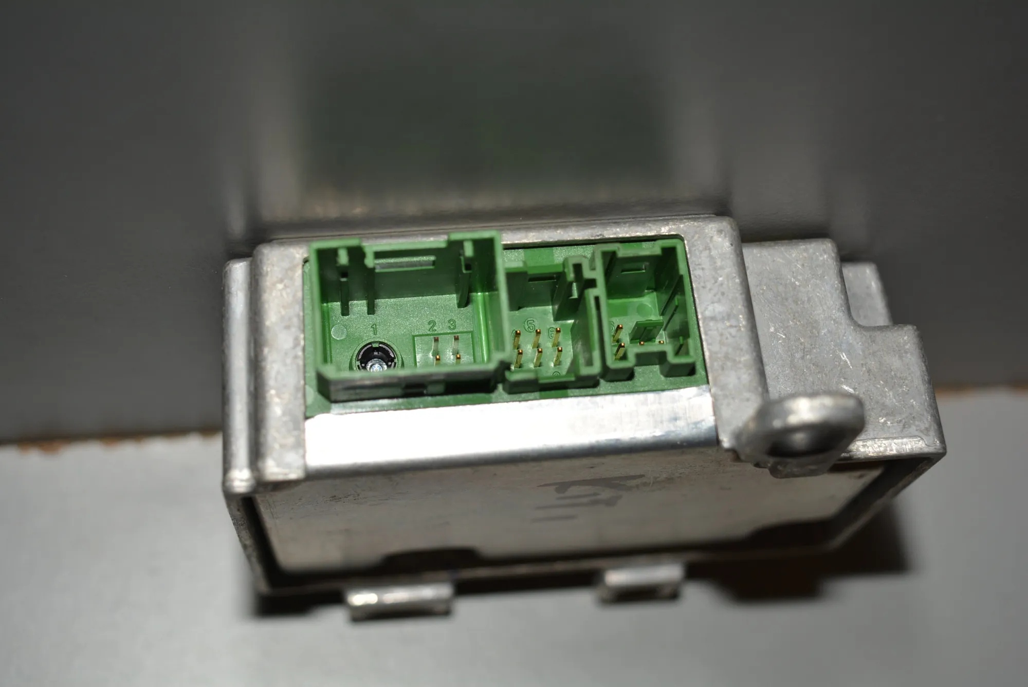 SRS Control Unit – OEM 6920468 · BMW 7 (E65, E66, E67) BMW 7 (E65, E66, E67) 2001 – 3