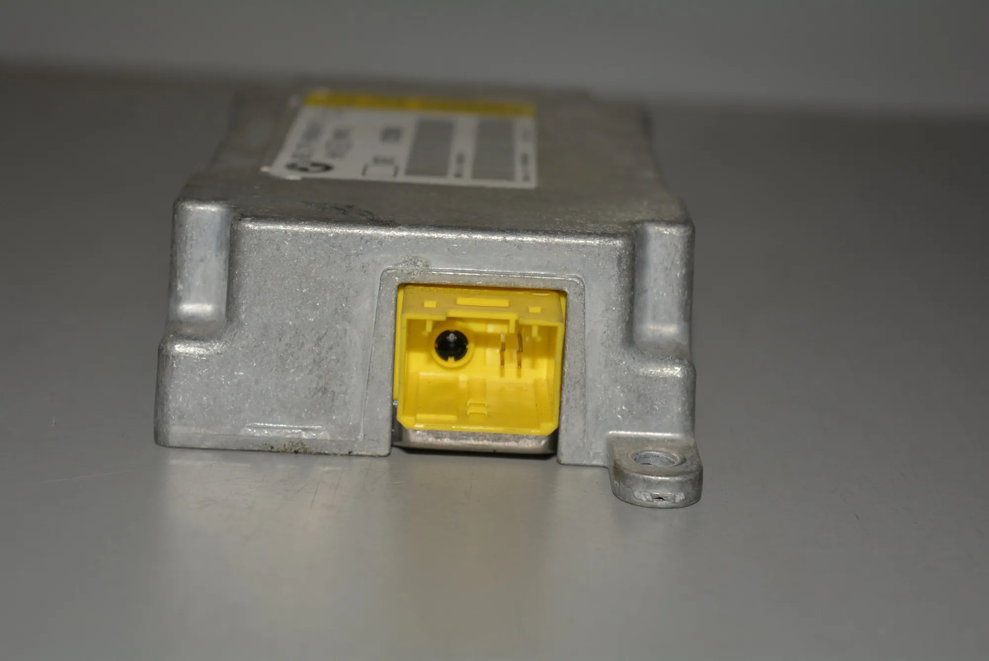 SRS Control Unit – OEM 6920472 · BMW 7 (E65, E66, E67) BMW 7 (E65, E66, E67) 2001 – 3
