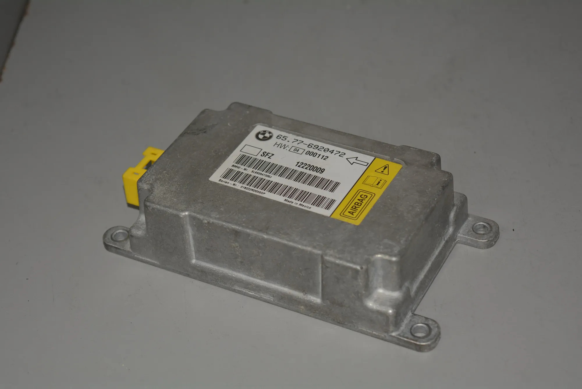 SRS Control Unit – OEM 6920472 · BMW 7 (E65, E66, E67) BMW 7 (E65, E66, E67) 2001