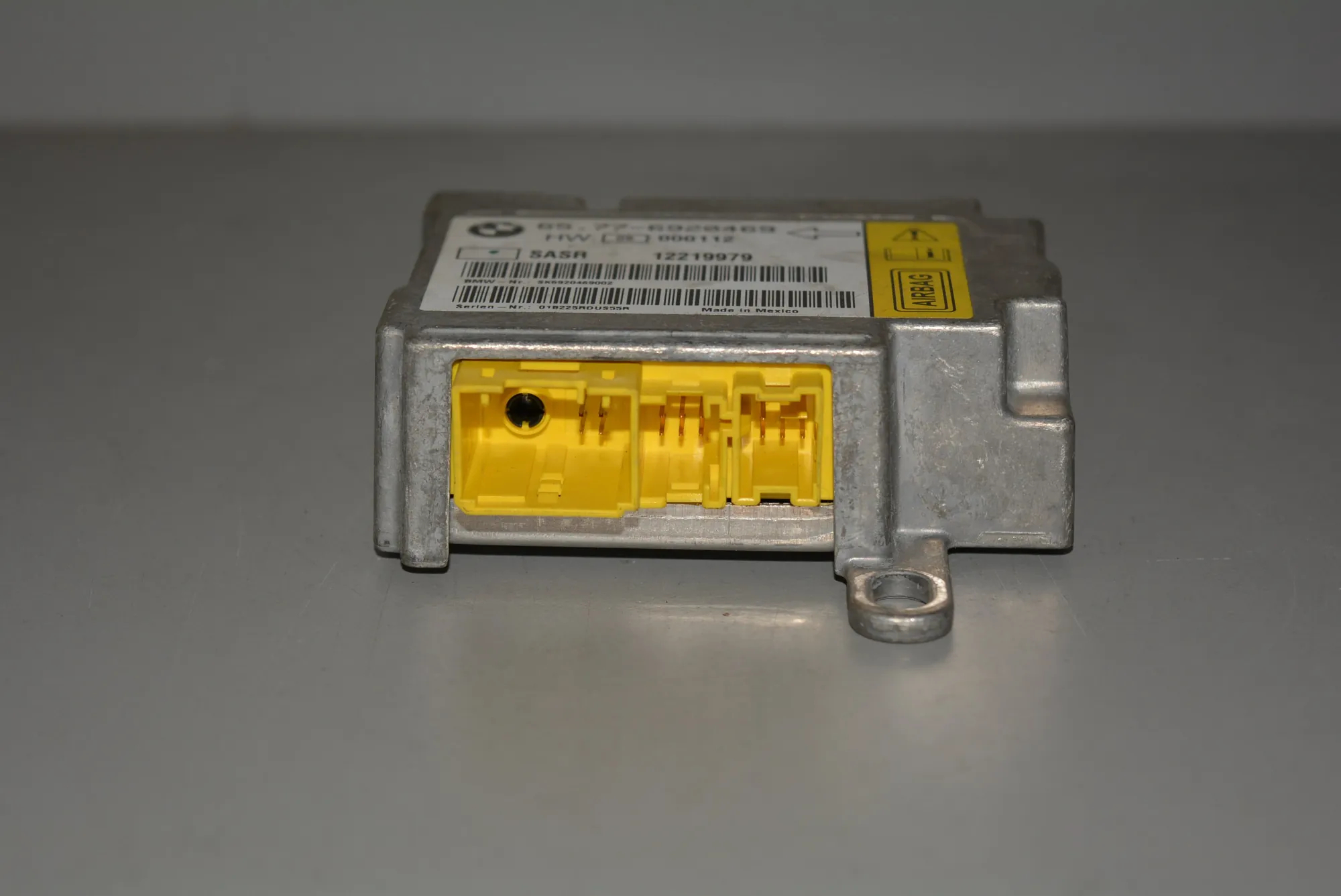SRS Control Unit – OEM 6920469 · BMW 7 (E65, E66, E67) BMW 7 (E65, E66, E67) 2001 – 3