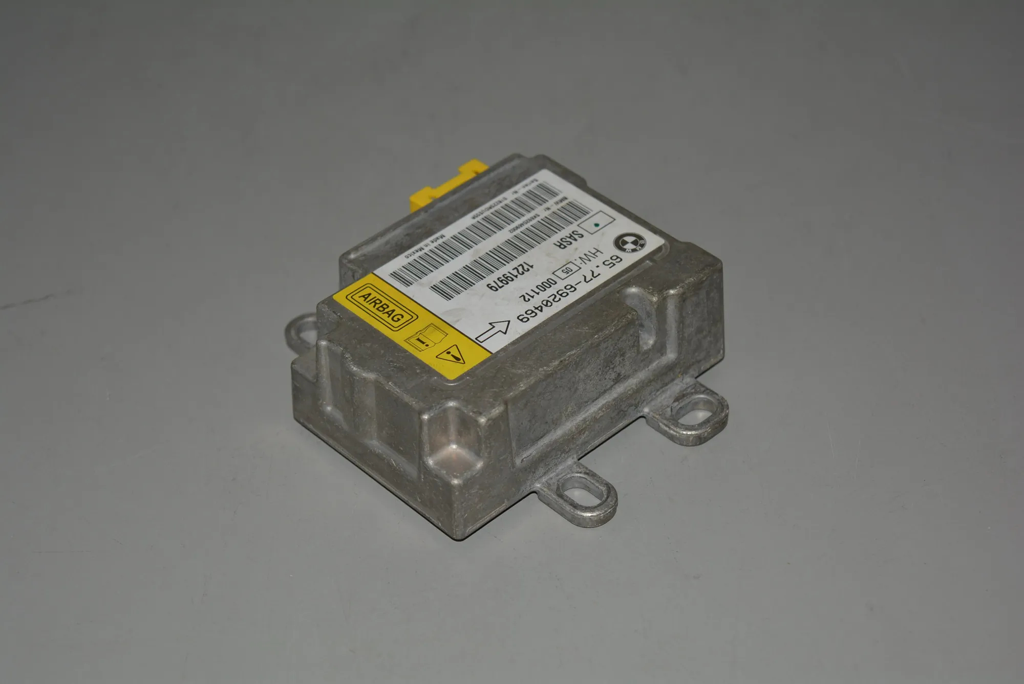 SRS Control Unit – OEM 6920469 · BMW 7 (E65, E66, E67) BMW 7 (E65, E66, E67) 2001